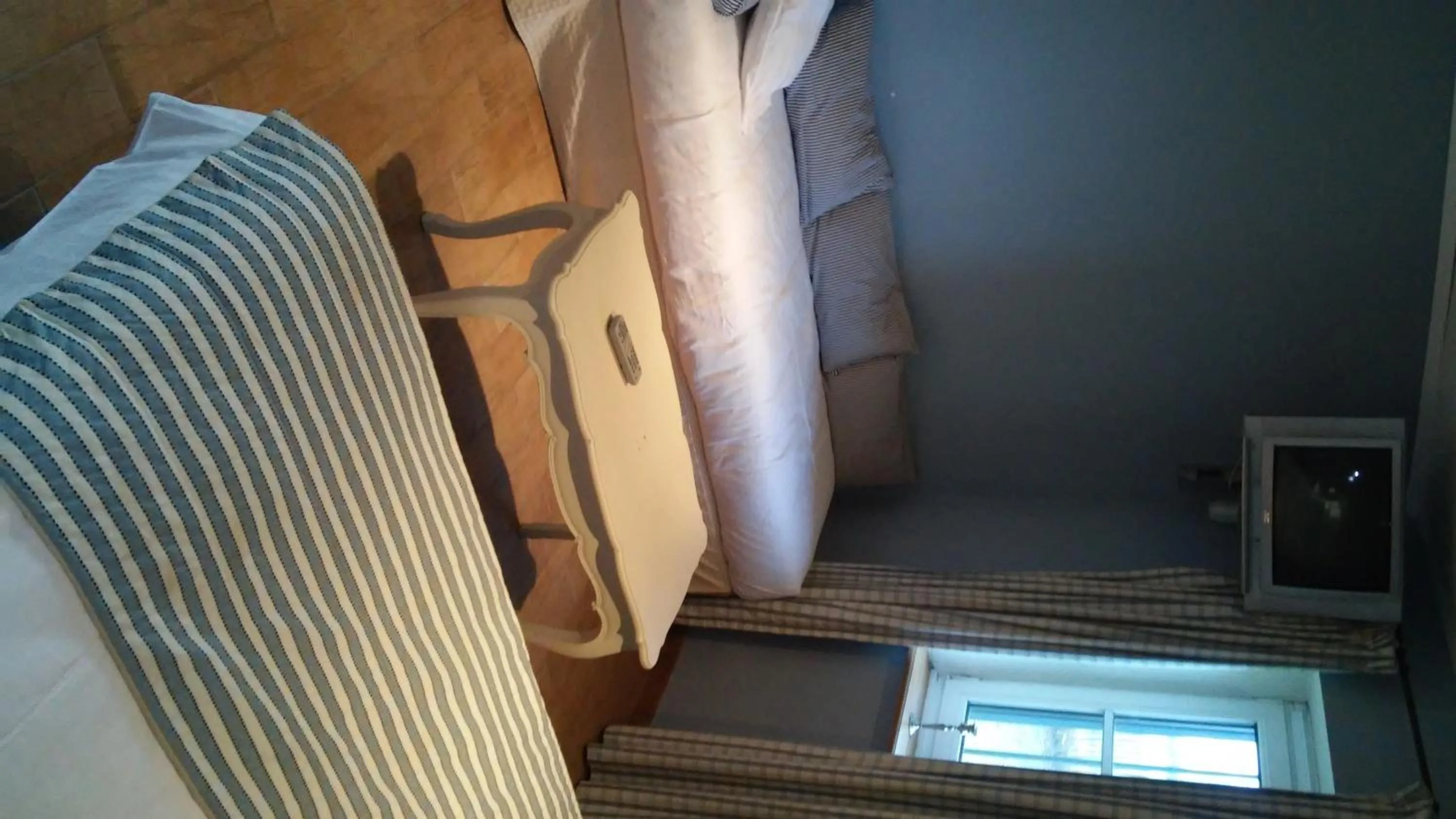 Day, Bed in Hostellerie au Coeur du Spinois