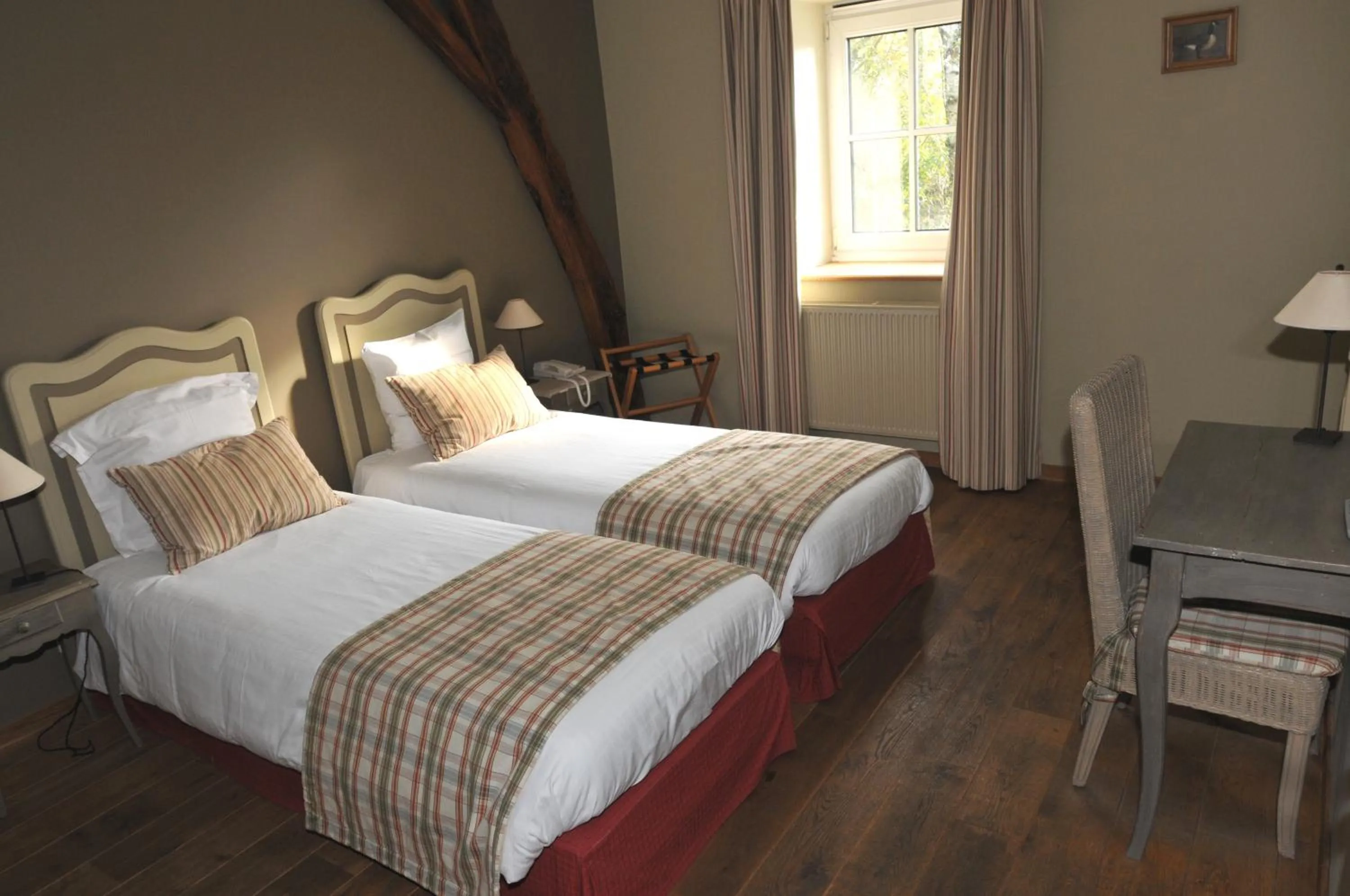 Day, Bed in Hostellerie au Coeur du Spinois