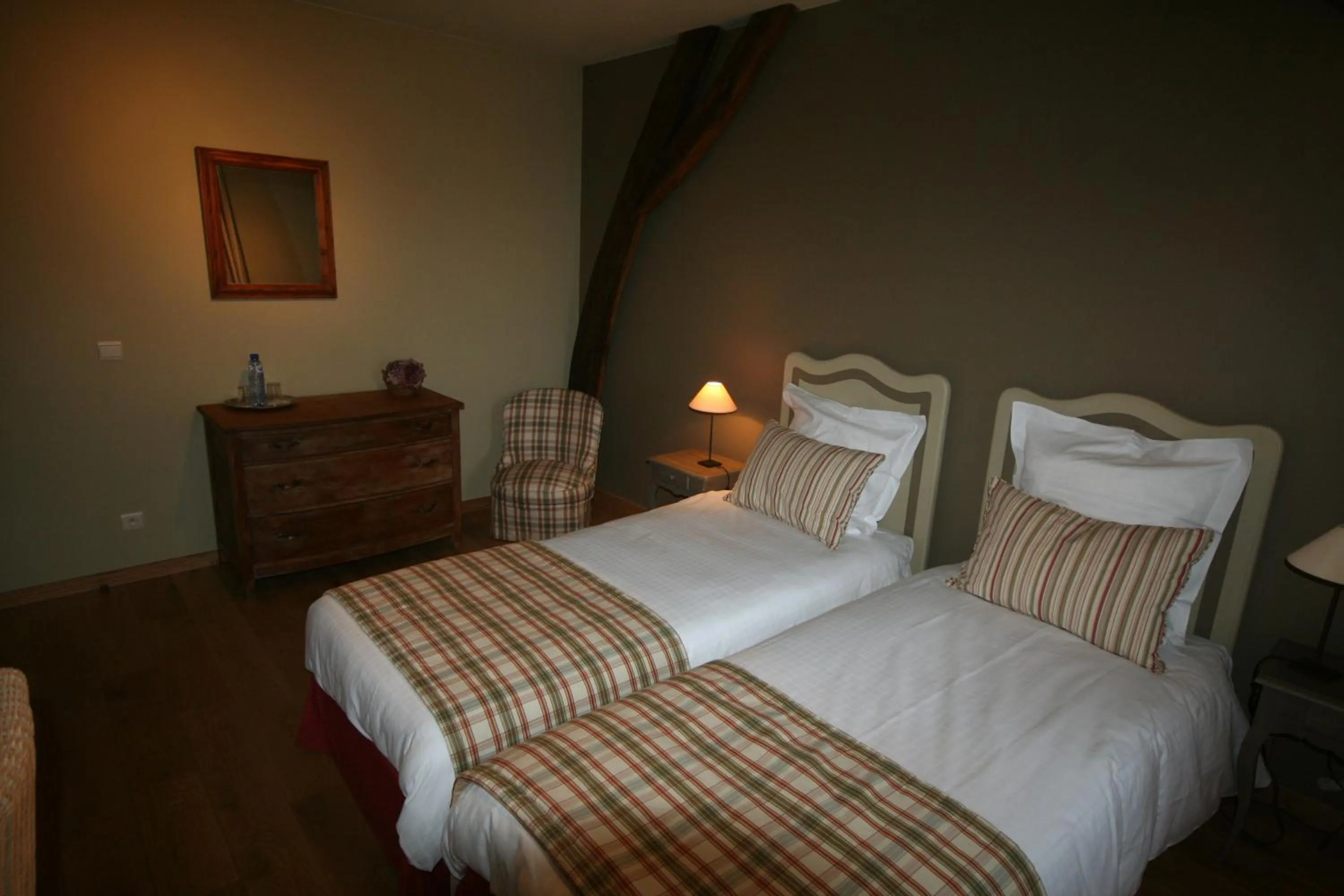 Bed in Hostellerie au Coeur du Spinois