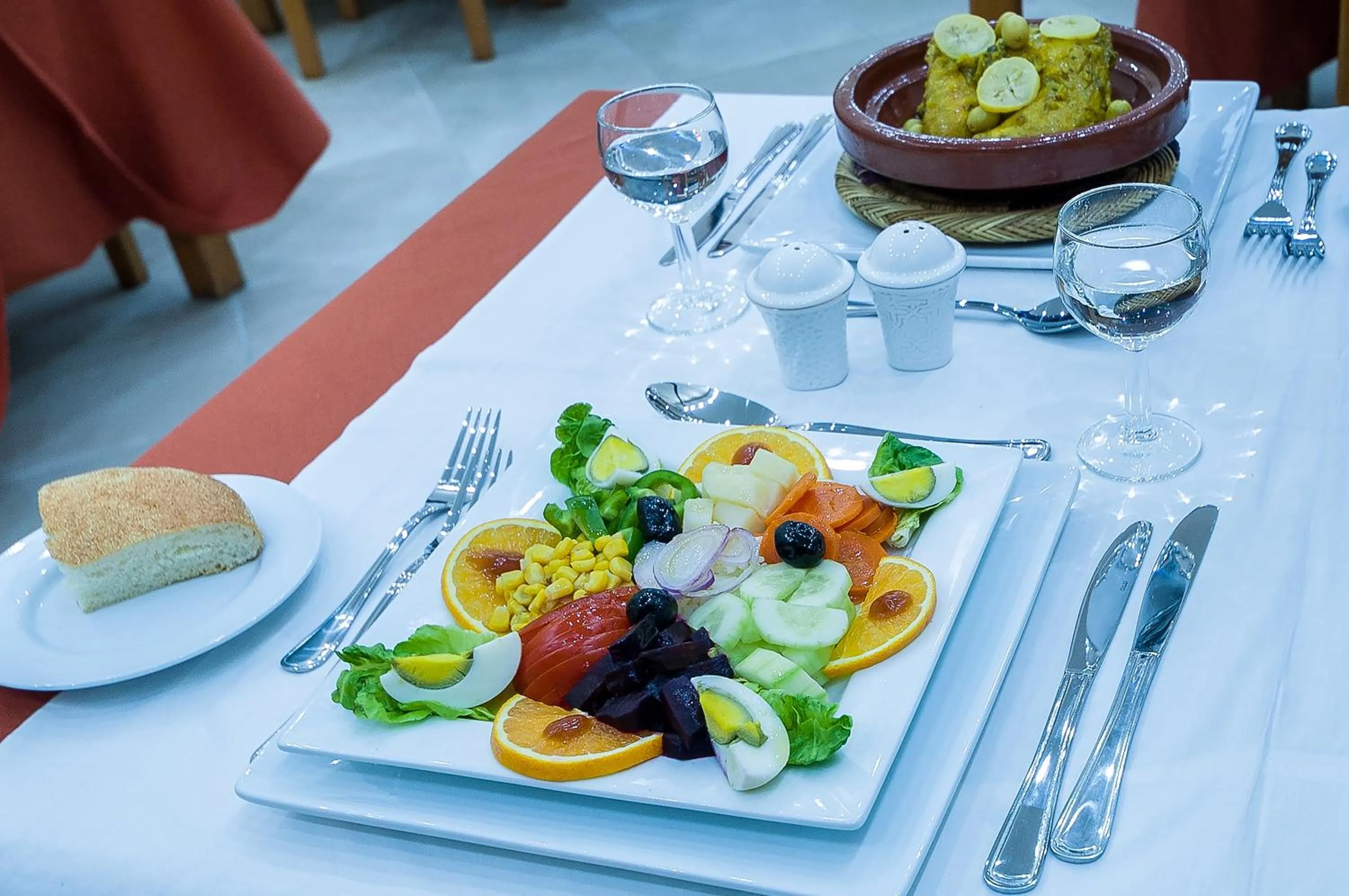 Restaurant/places to eat in Rose Valley Hotel