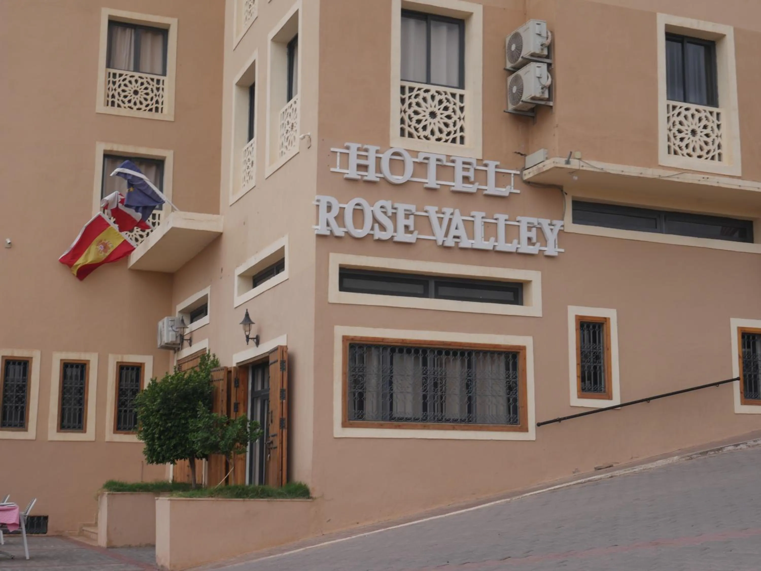 Rose Valley Hotel