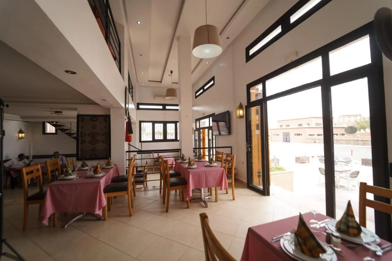 Restaurant/places to eat in Rose Valley Hotel