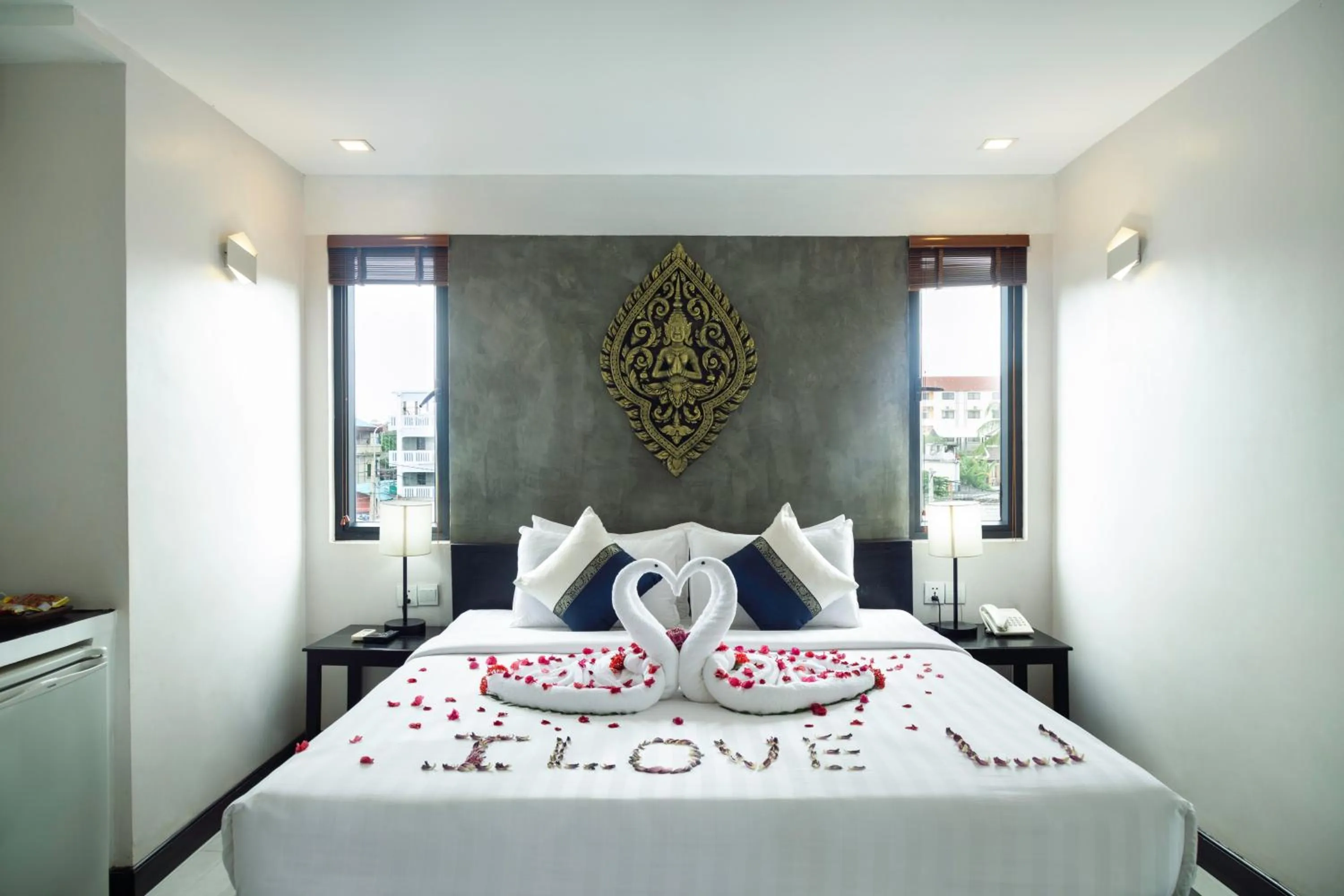 Bedroom, Bed in Peak Elite Boutique