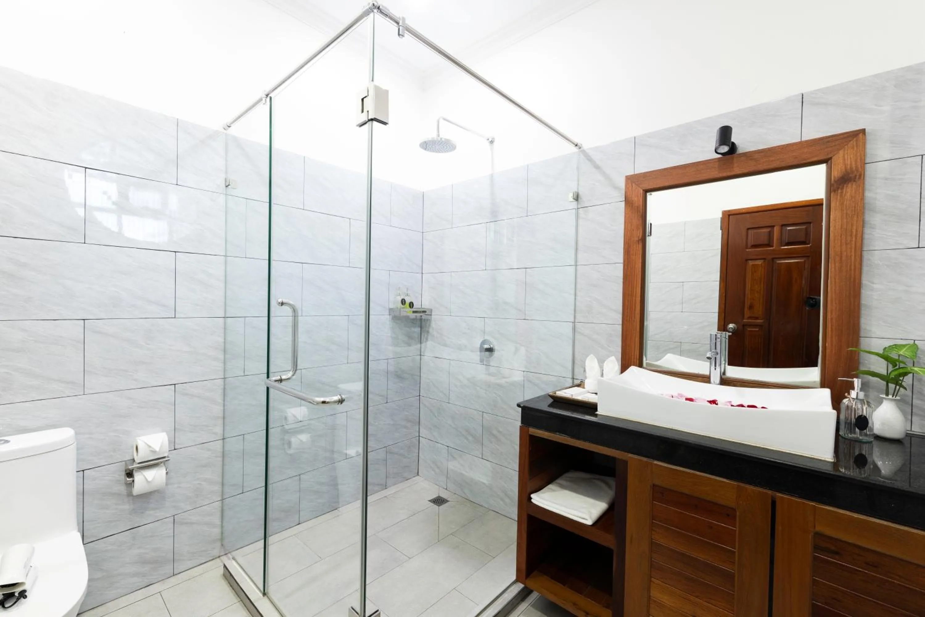 Shower in Peak Elite Boutique