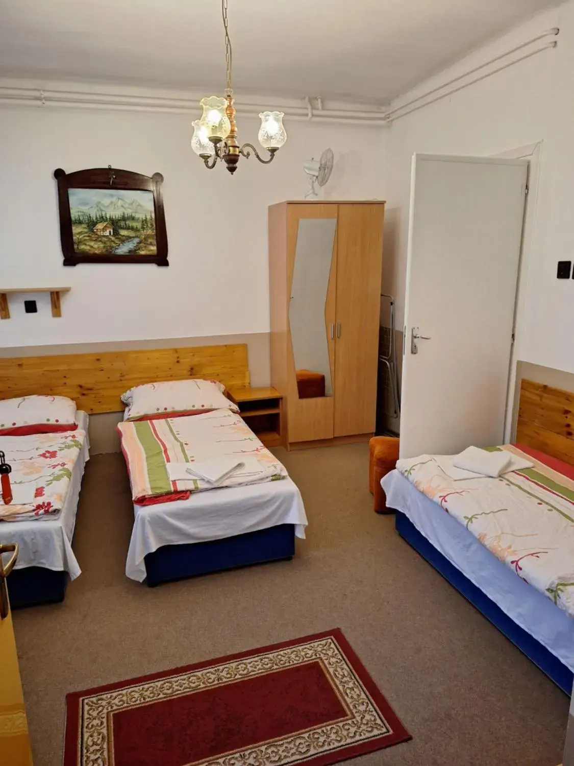 Triple Room with Shower in Fenyő Panzió Triple Room with Shower in Fenyő Panzió