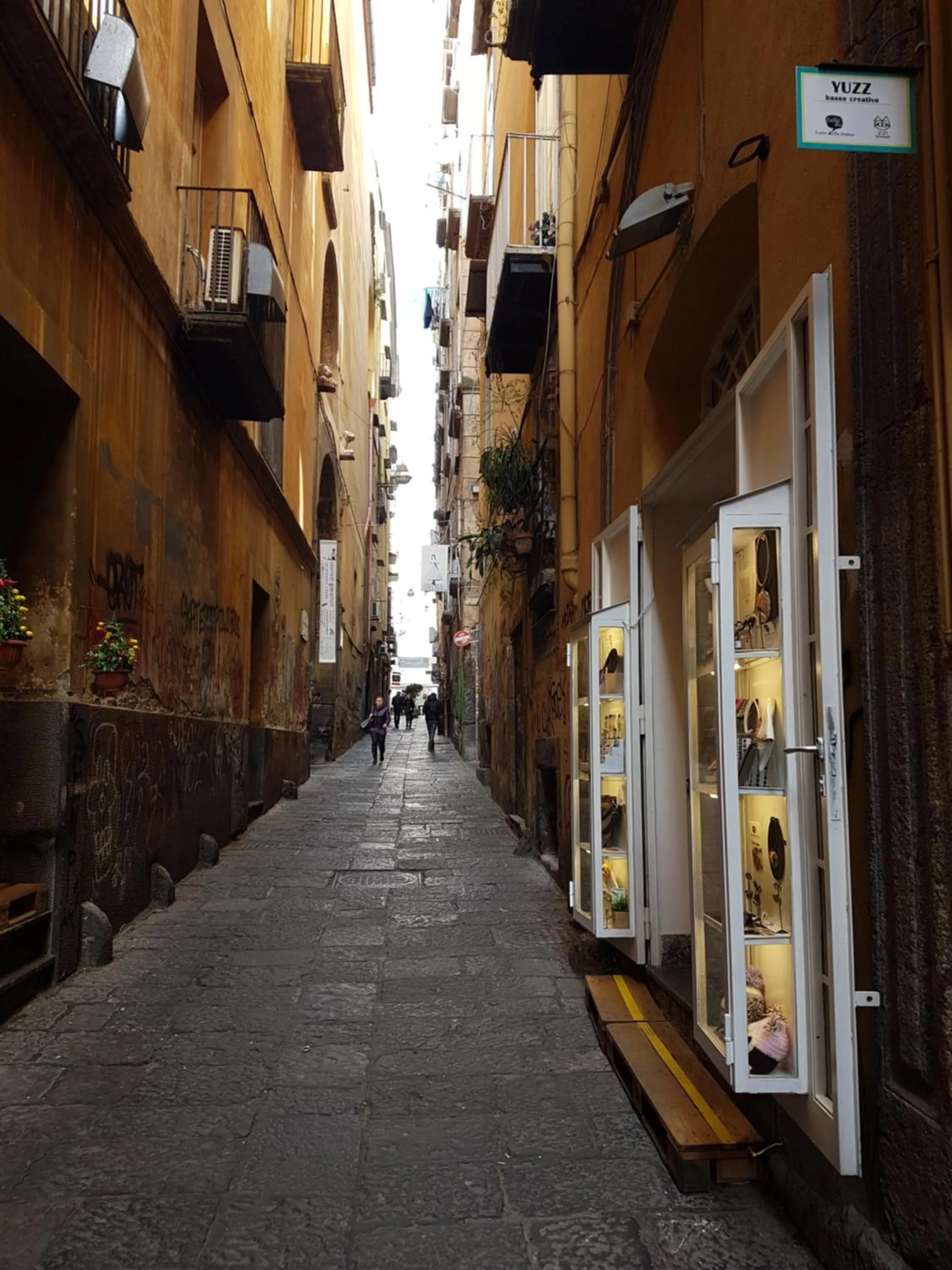 Neighbourhood in Aragonese Luxury Rooms