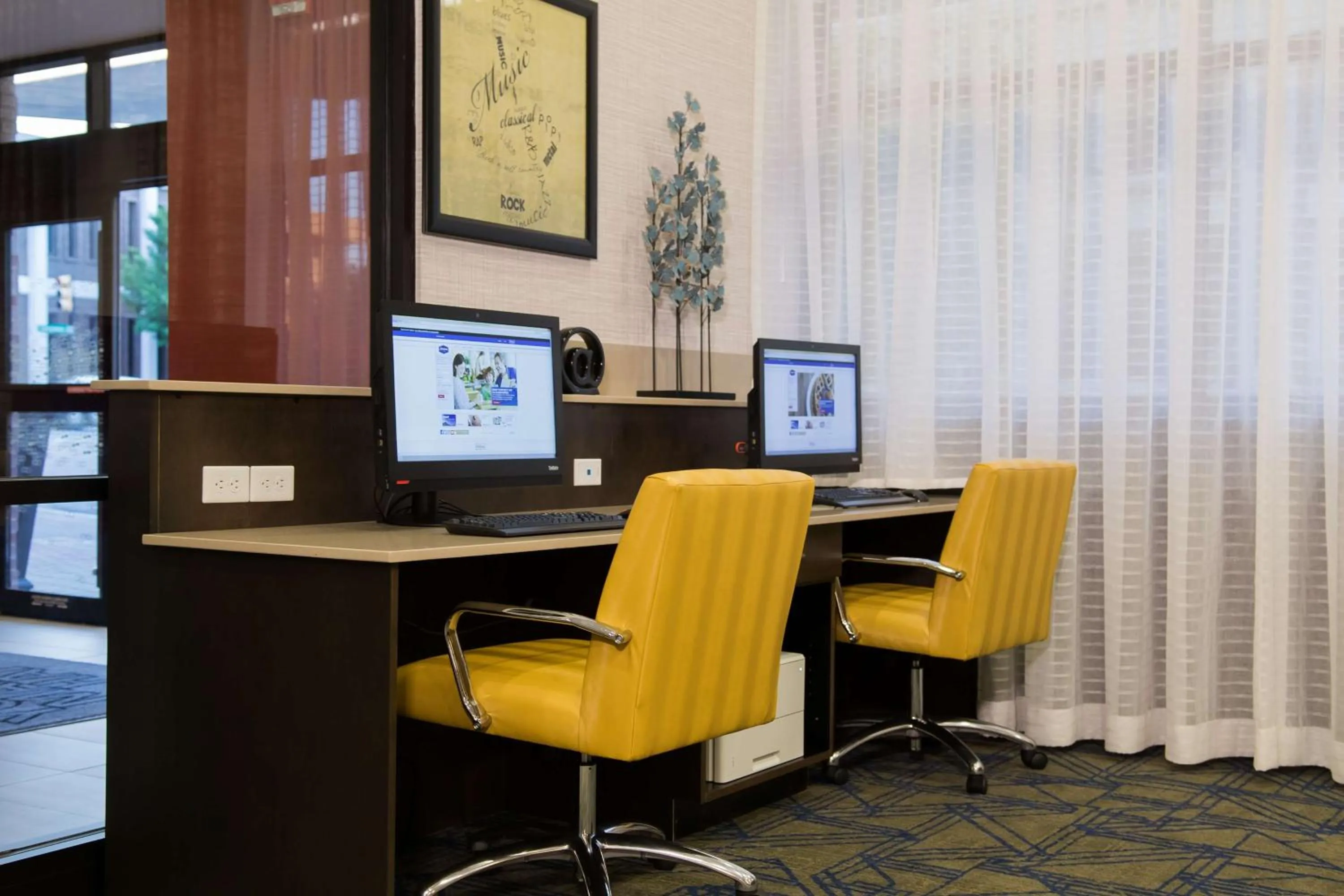 Business facilities in Hampton Inn & Suites Tulsa Downtown, Ok