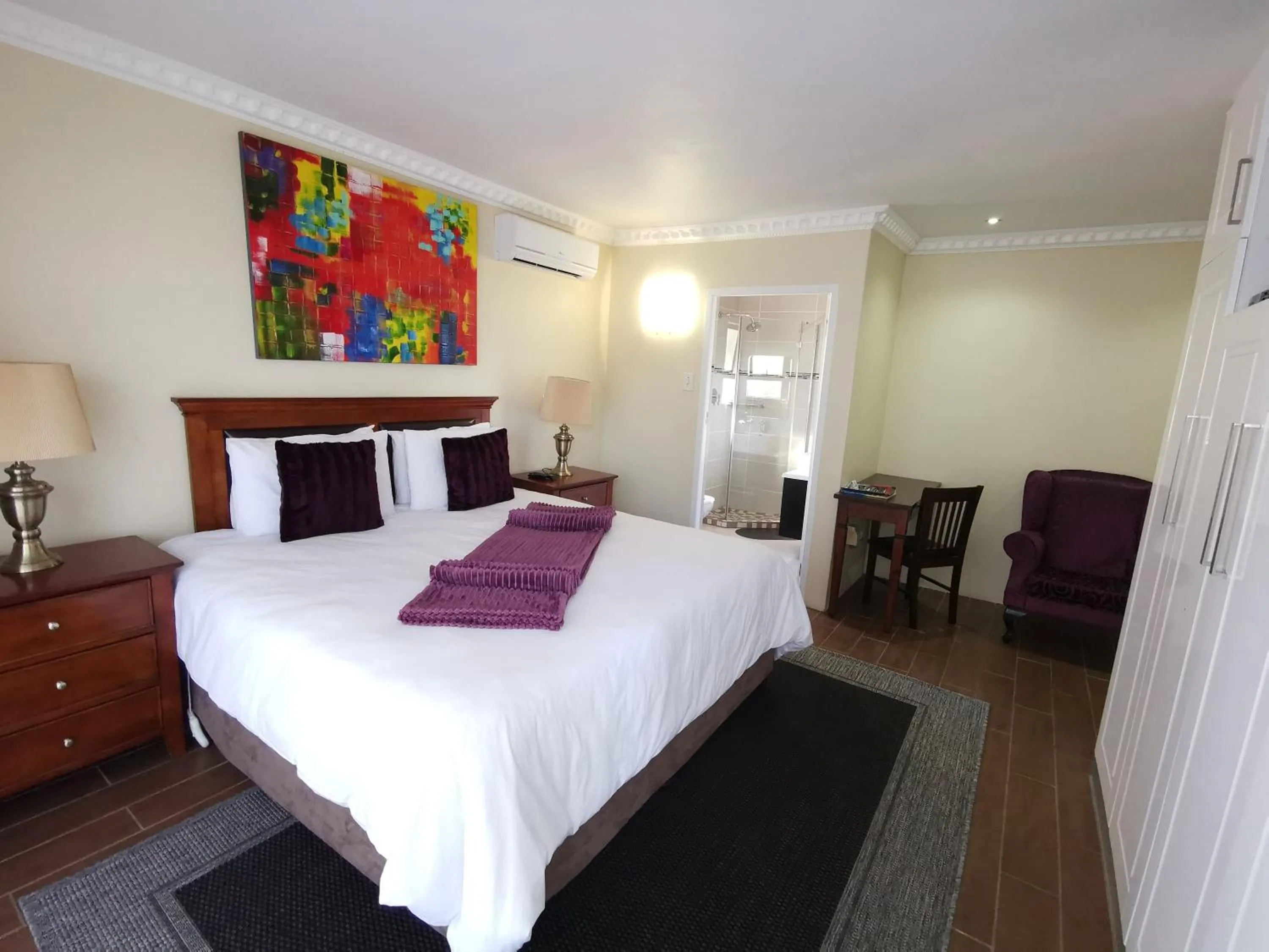 Bed in Lucolo Palace B&B - Mthatha