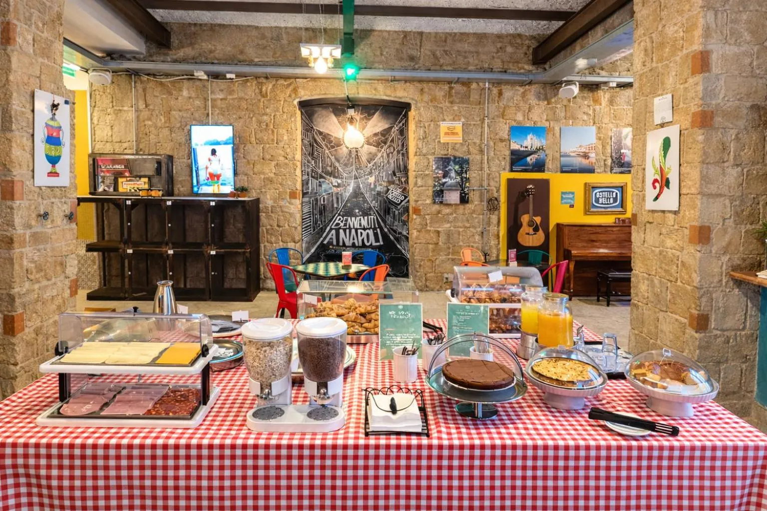 Food in Ostello Bello Napoli