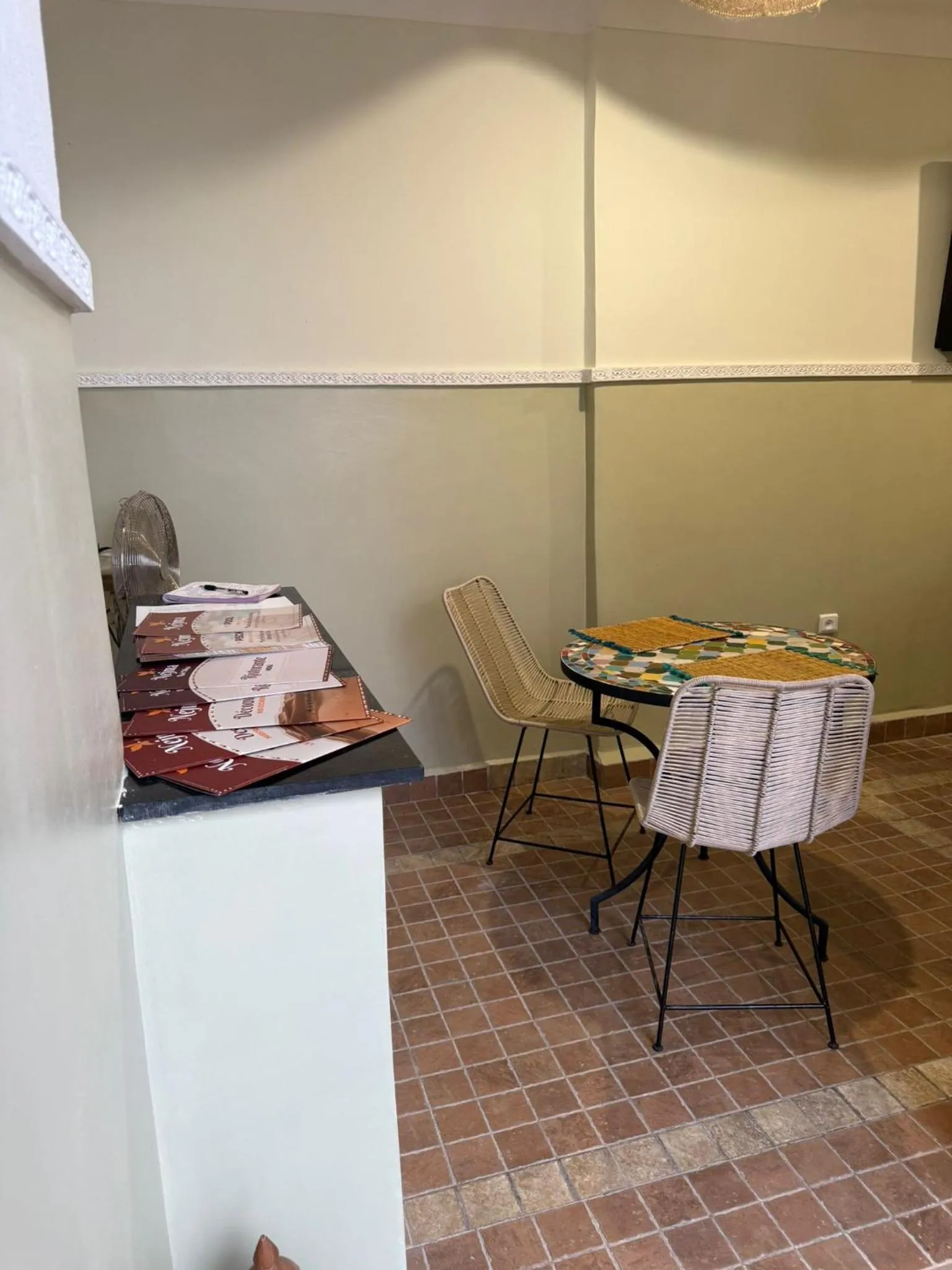 Restaurant/places to eat in Riad Dihya