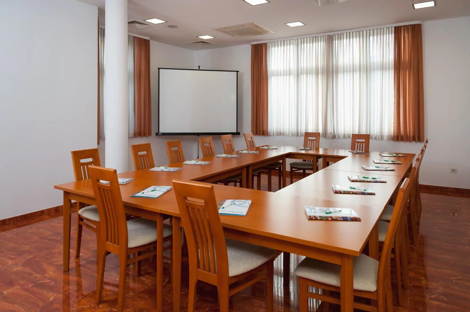 Business facilities in Hotel Rotondo