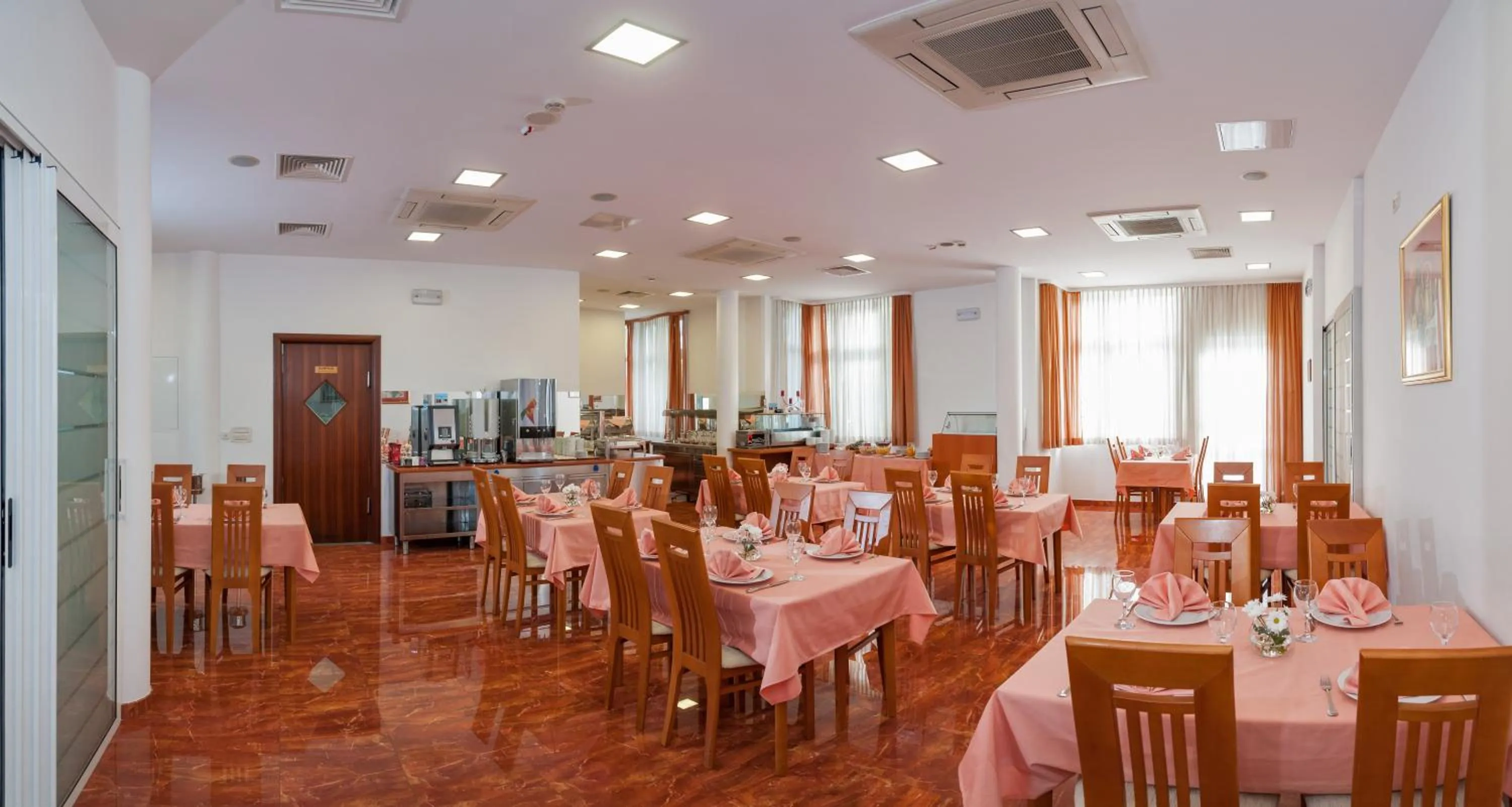 Restaurant/places to eat in Hotel Rotondo