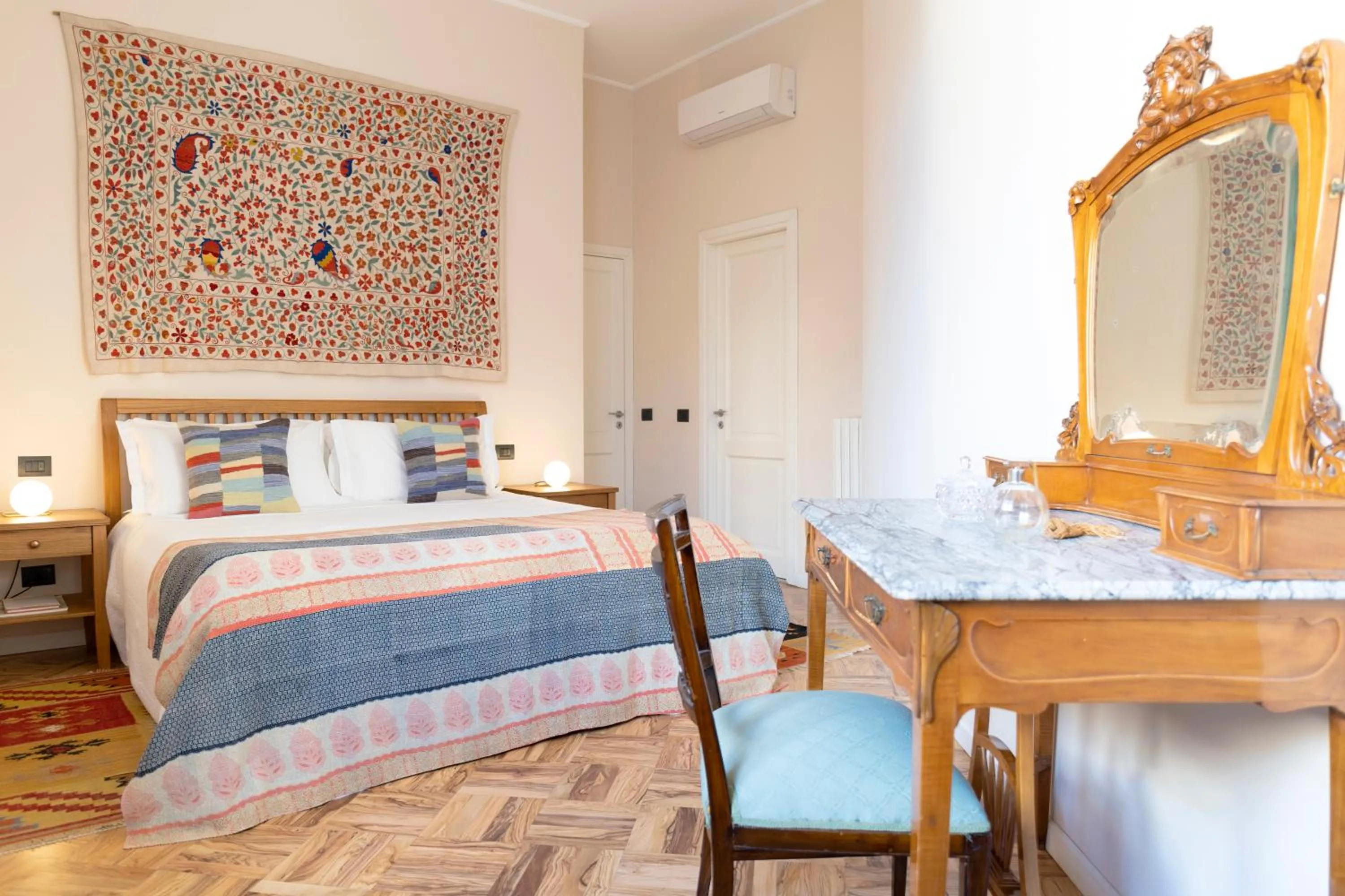 Bedroom, Bed in Palazzo Planeta