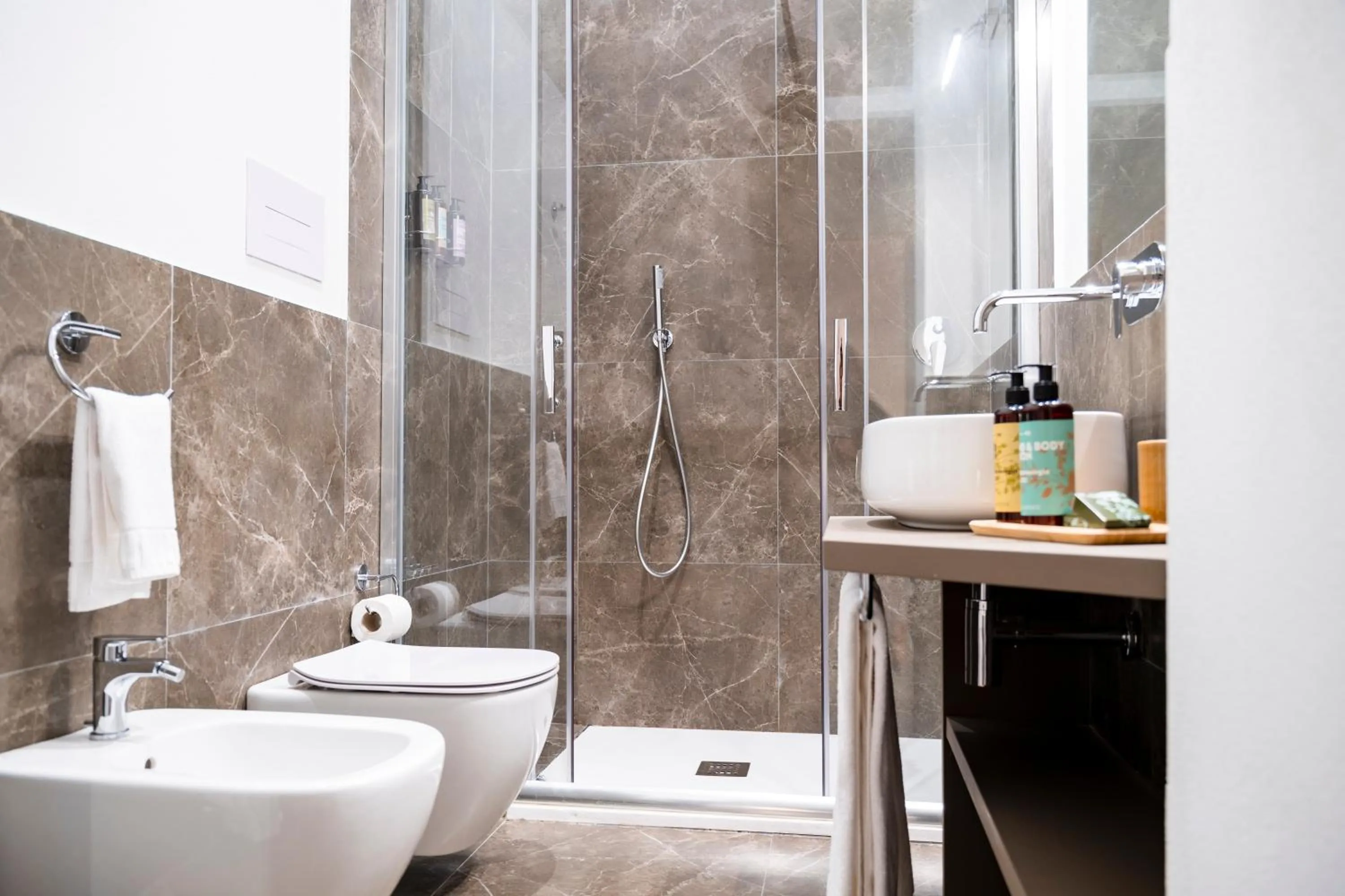 Bathroom in Palazzo Planeta