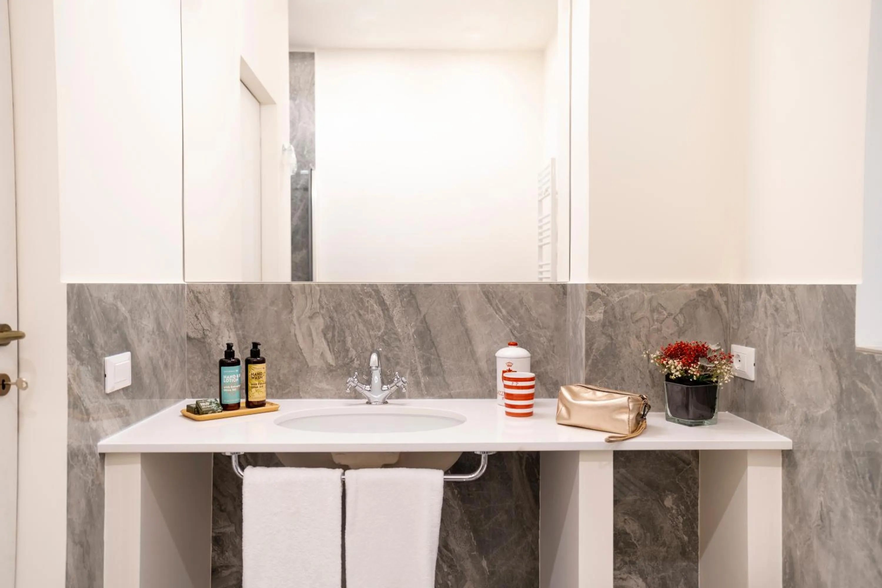 Bathroom in Palazzo Planeta