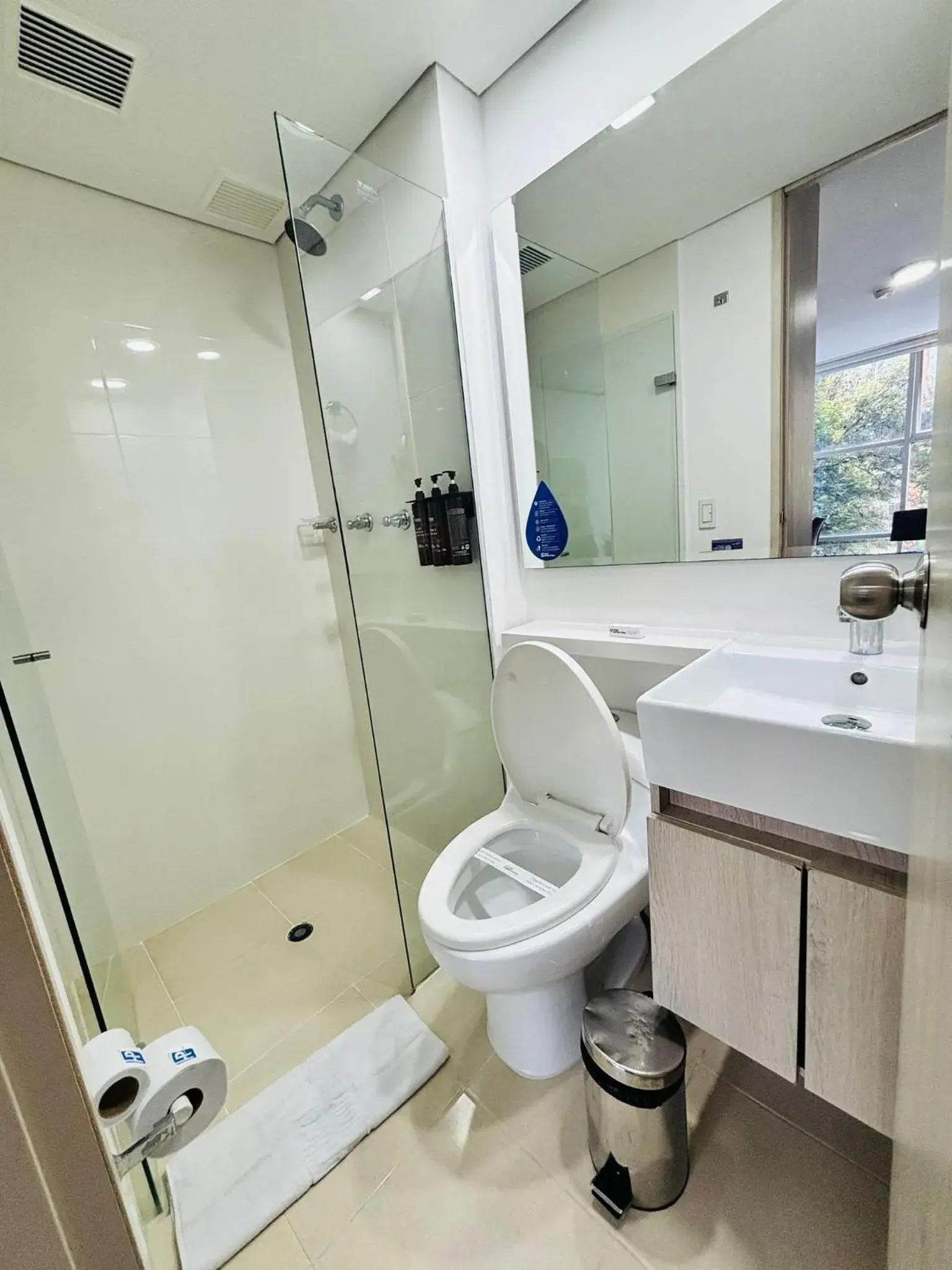 Family Room in Hotel Laureles Plaza Family Room in Hotel Laureles Plaza