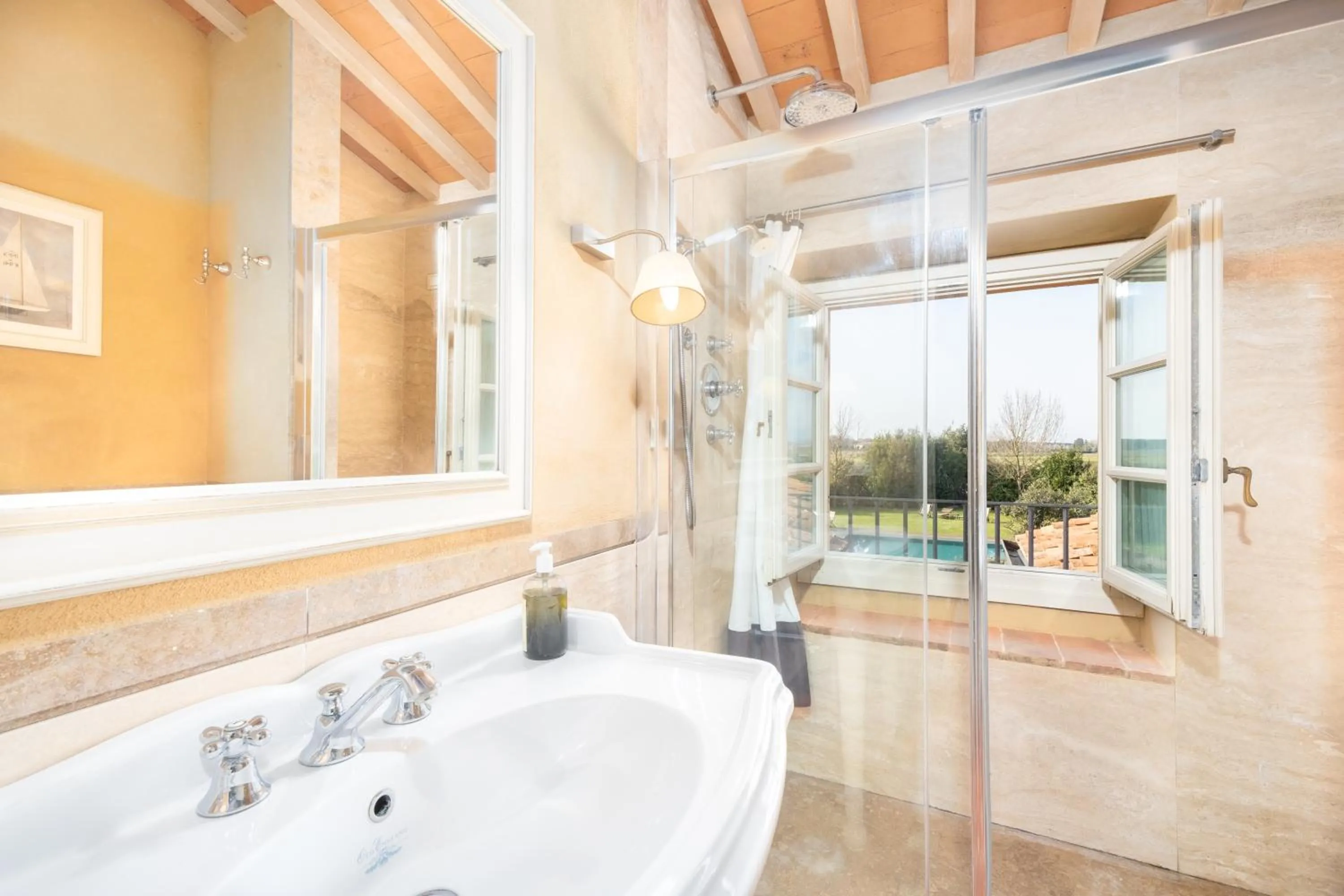 Shower in B&B Borgo di Pratavecchie