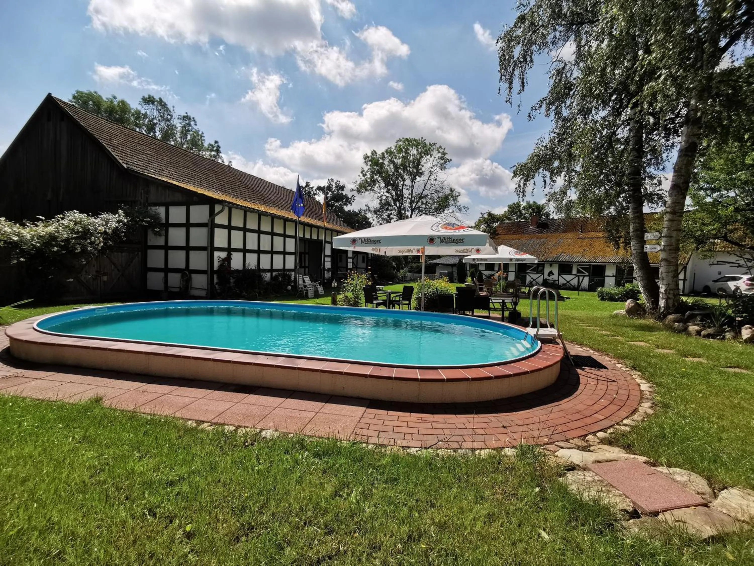 Swimming pool in Landhotel Sonnenhof im Wendland