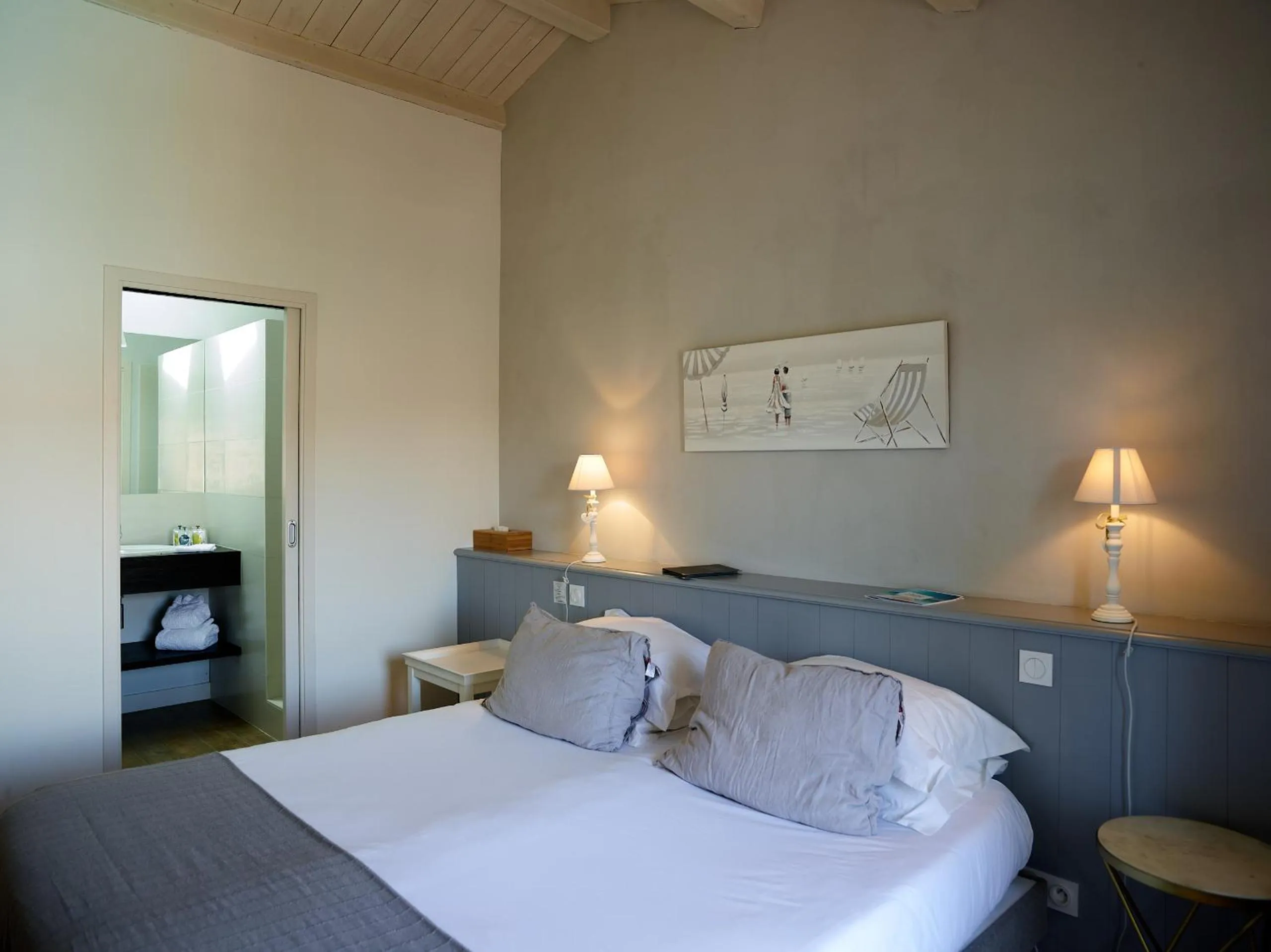 Photo of the whole room, Bed in Le Clos Du GALION - Ile de Ré