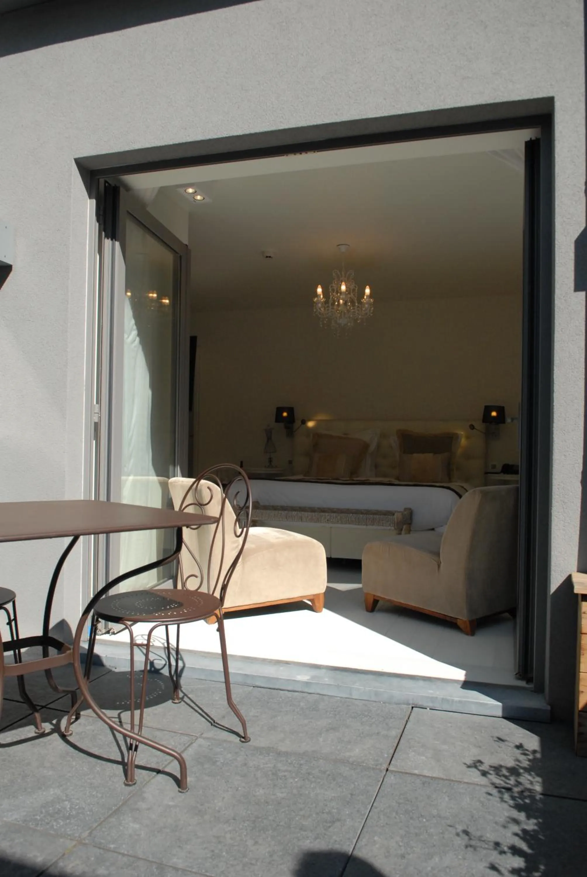 Patio in Hotel Saint-Amour