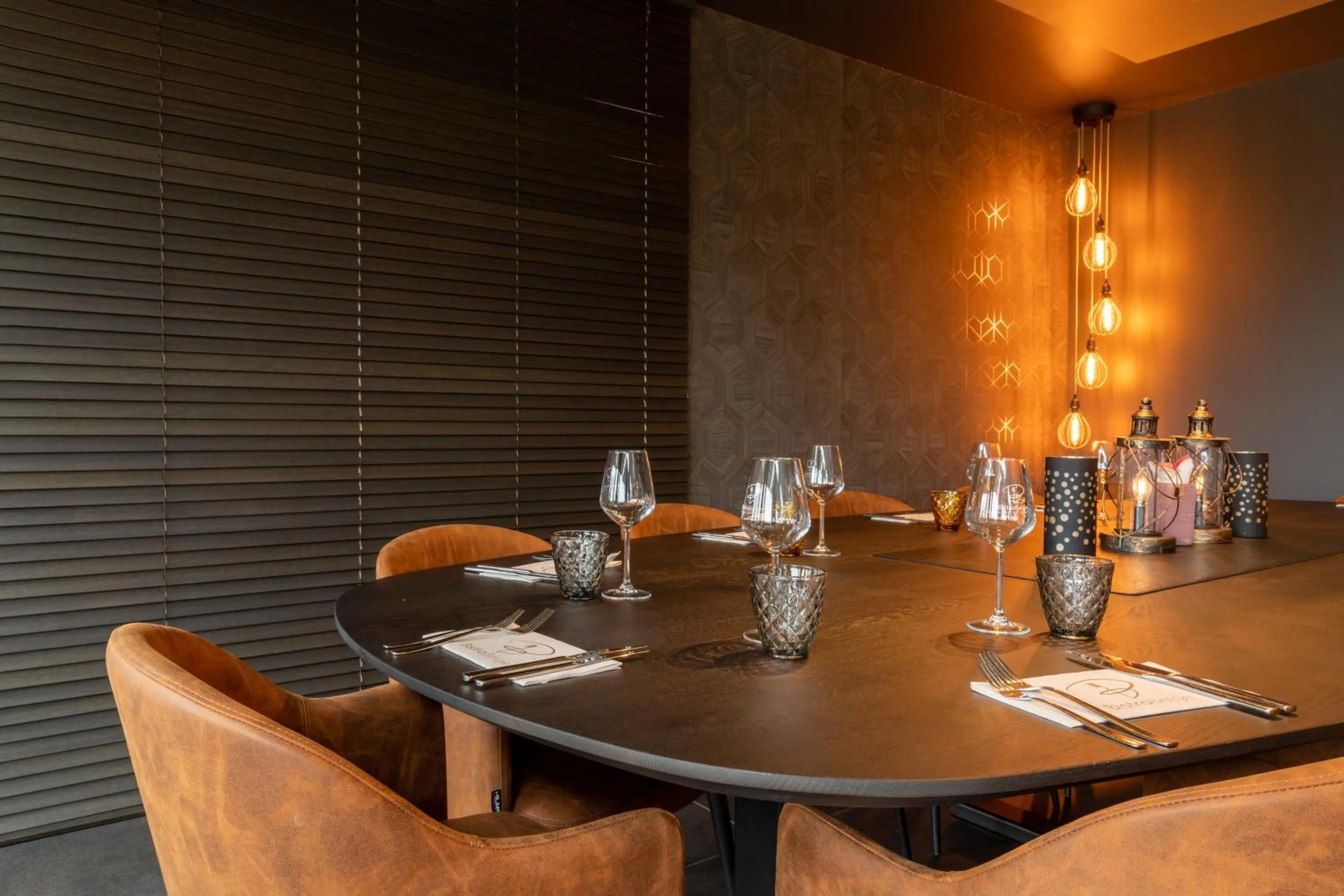 Restaurant/places to eat in Mezzo Hotel & Business