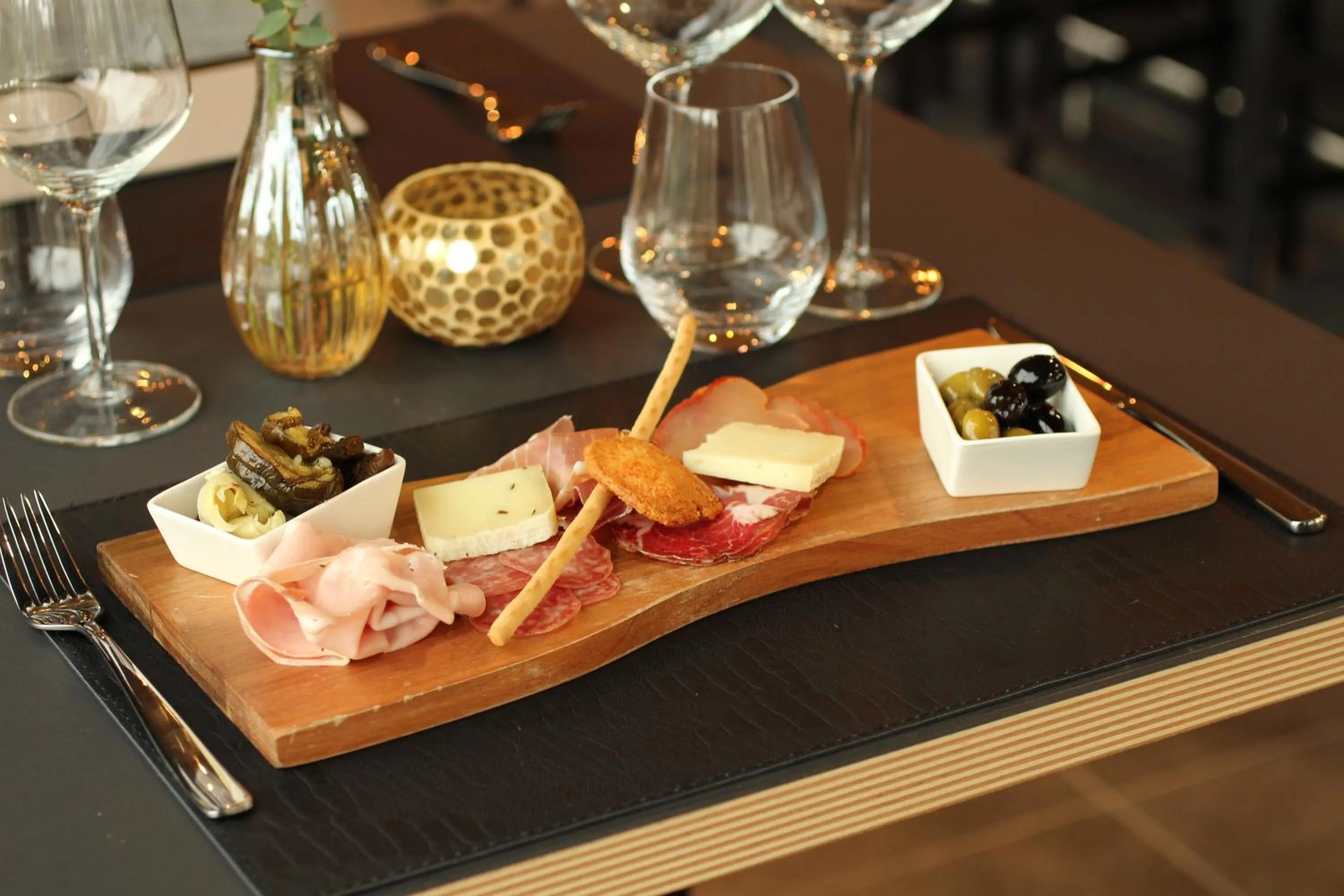 Meals in Mezzo Hotel & Business