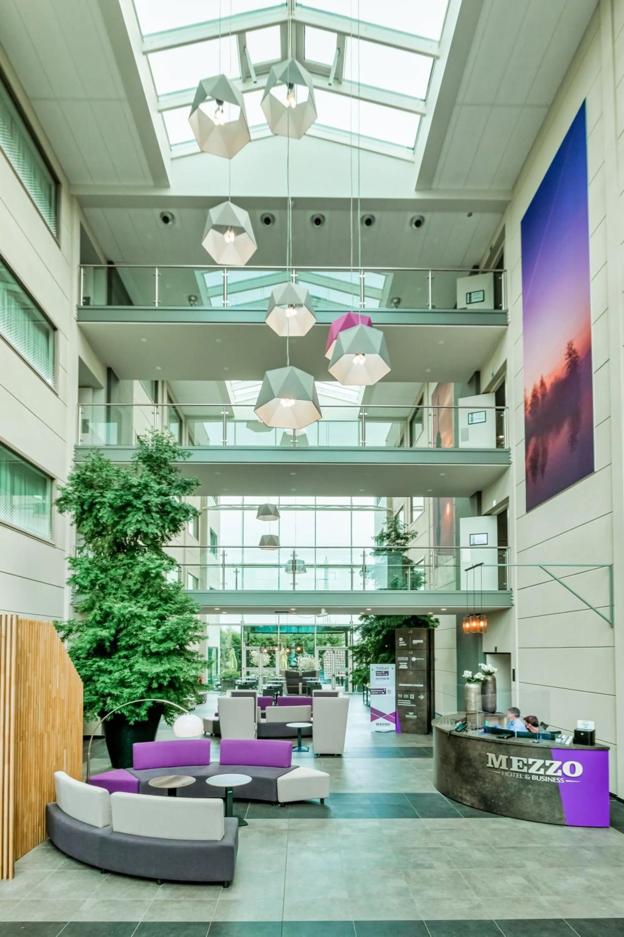 Lobby or reception in Mezzo Hotel & Business