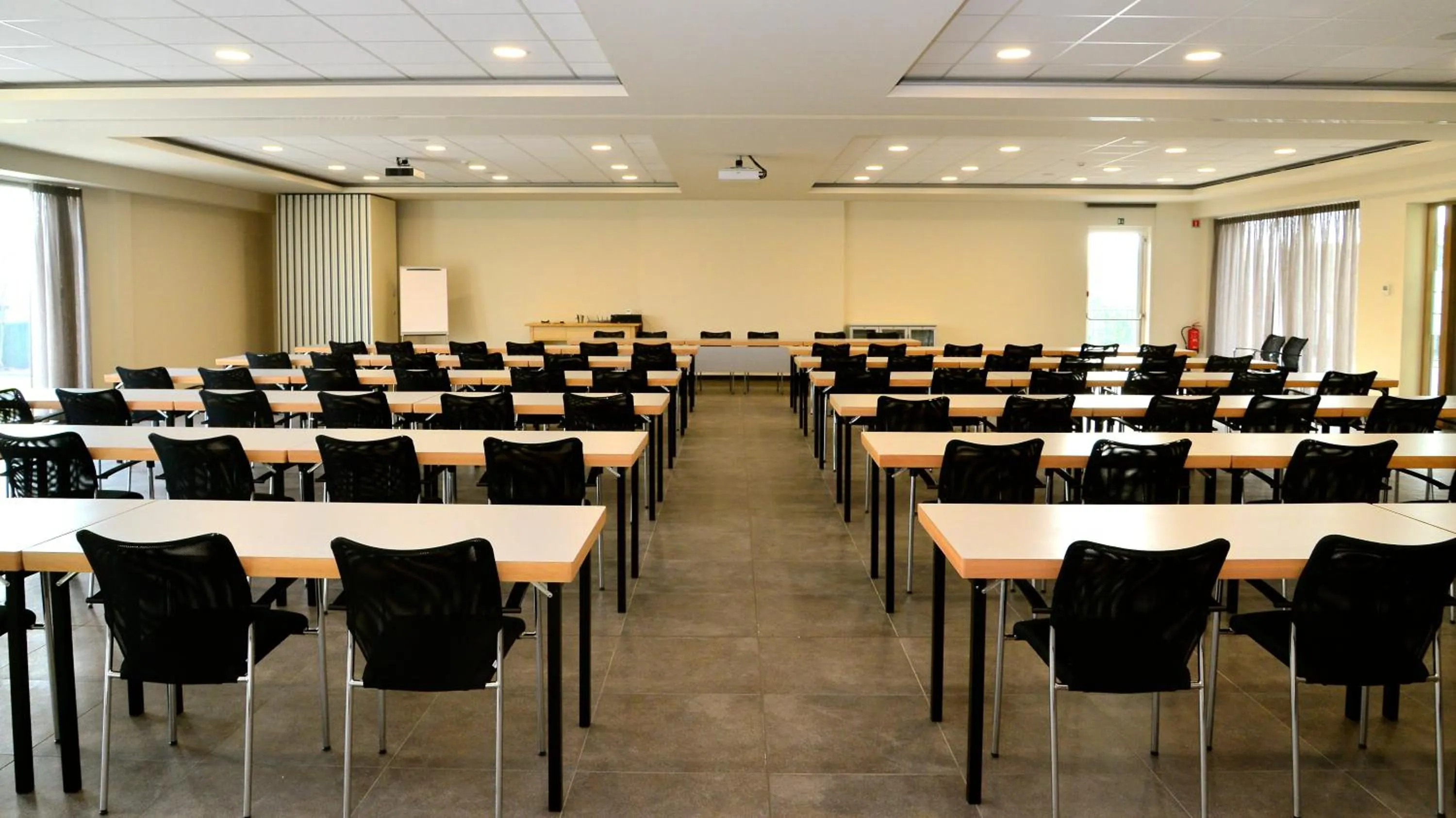 Meeting/conference room in Mezzo Hotel & Business