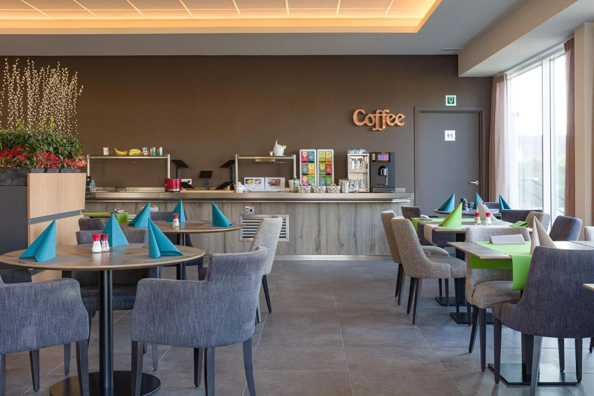 Restaurant/places to eat in Mezzo Hotel & Business