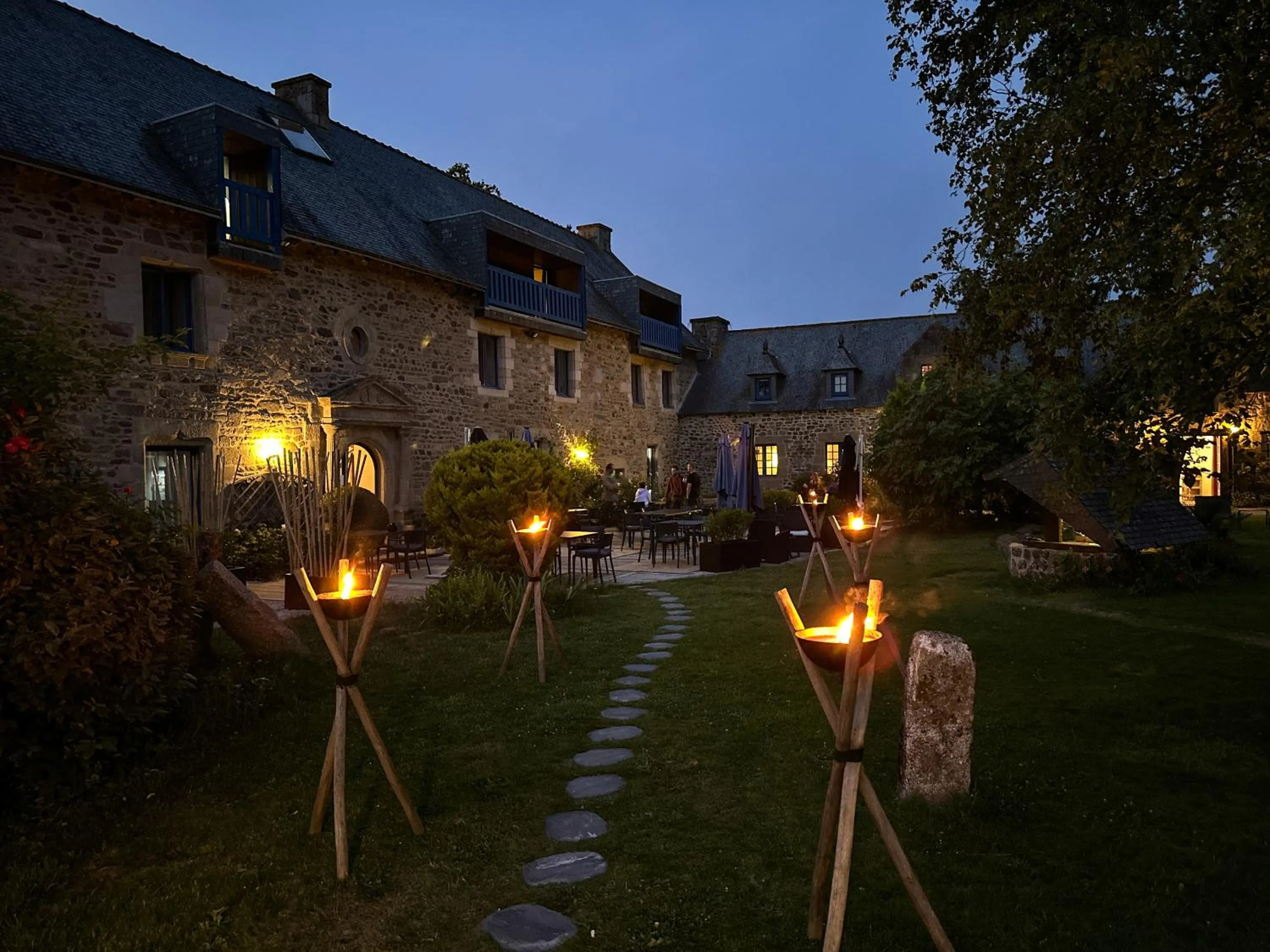 Night in Logis Hôtel Le Manoir Des Portes