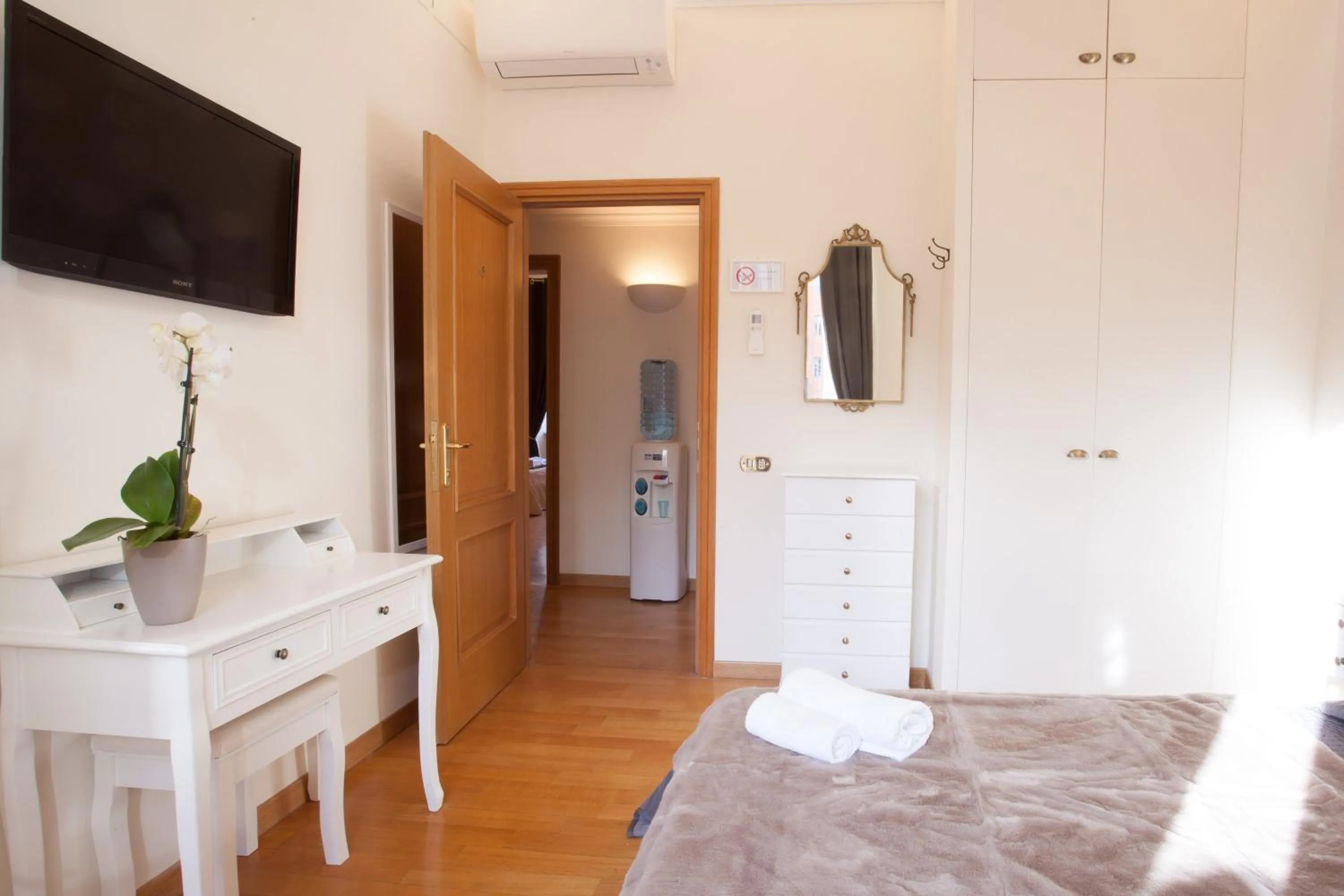 Decorative detail, Bed in InnsideRome