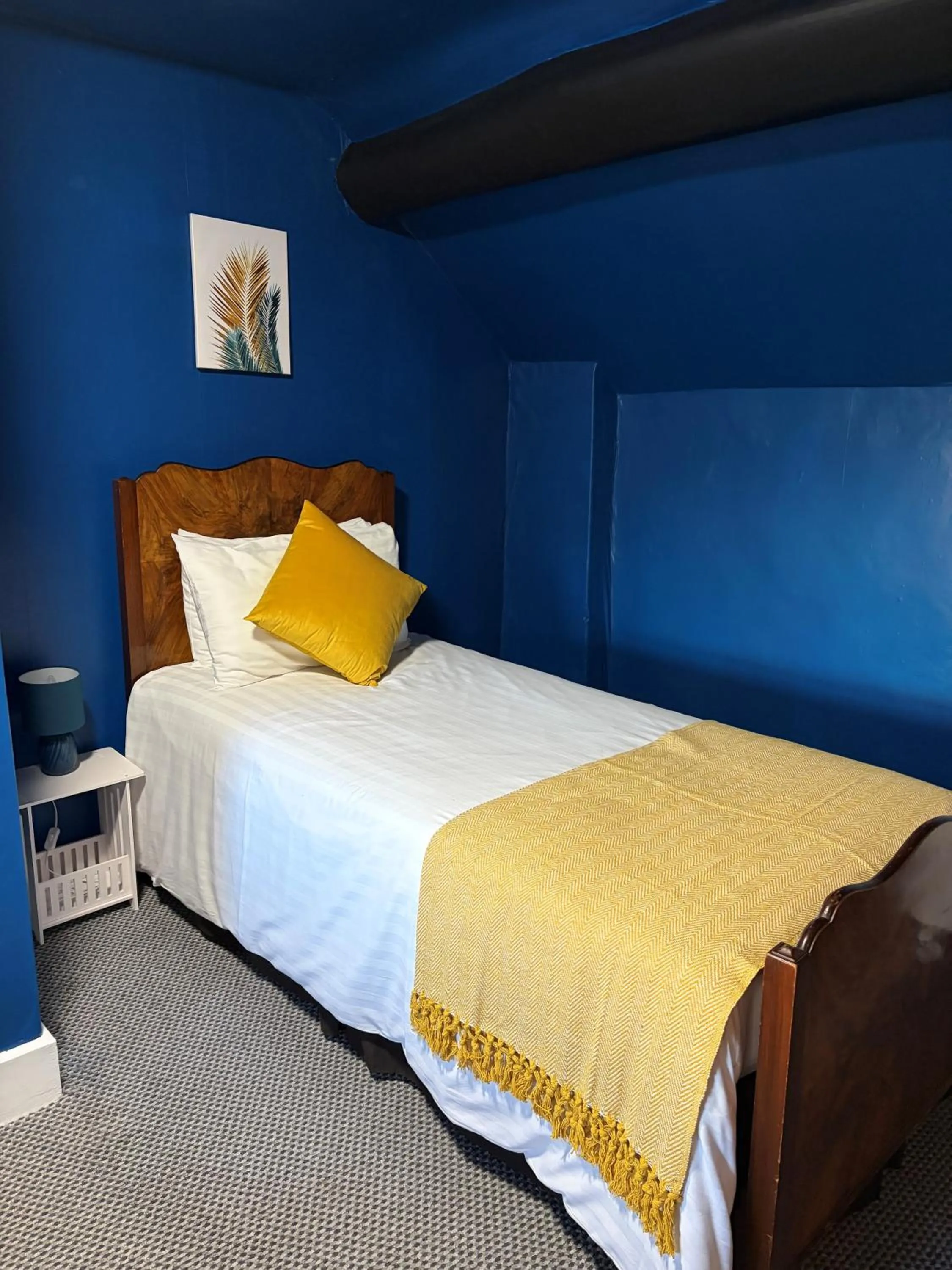 Bed in The Black Swan Inn