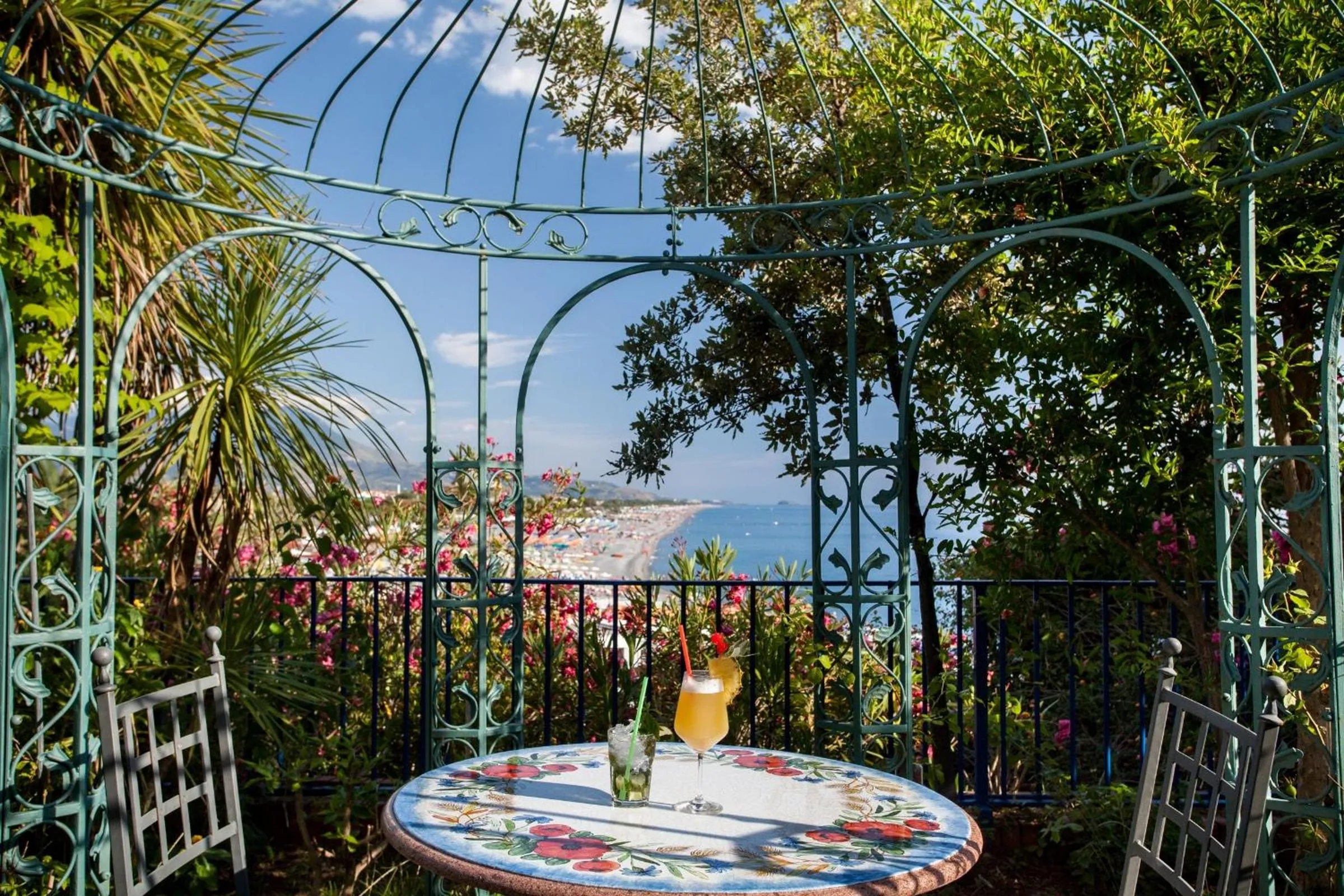 Garden in Grand Hotel De Rose