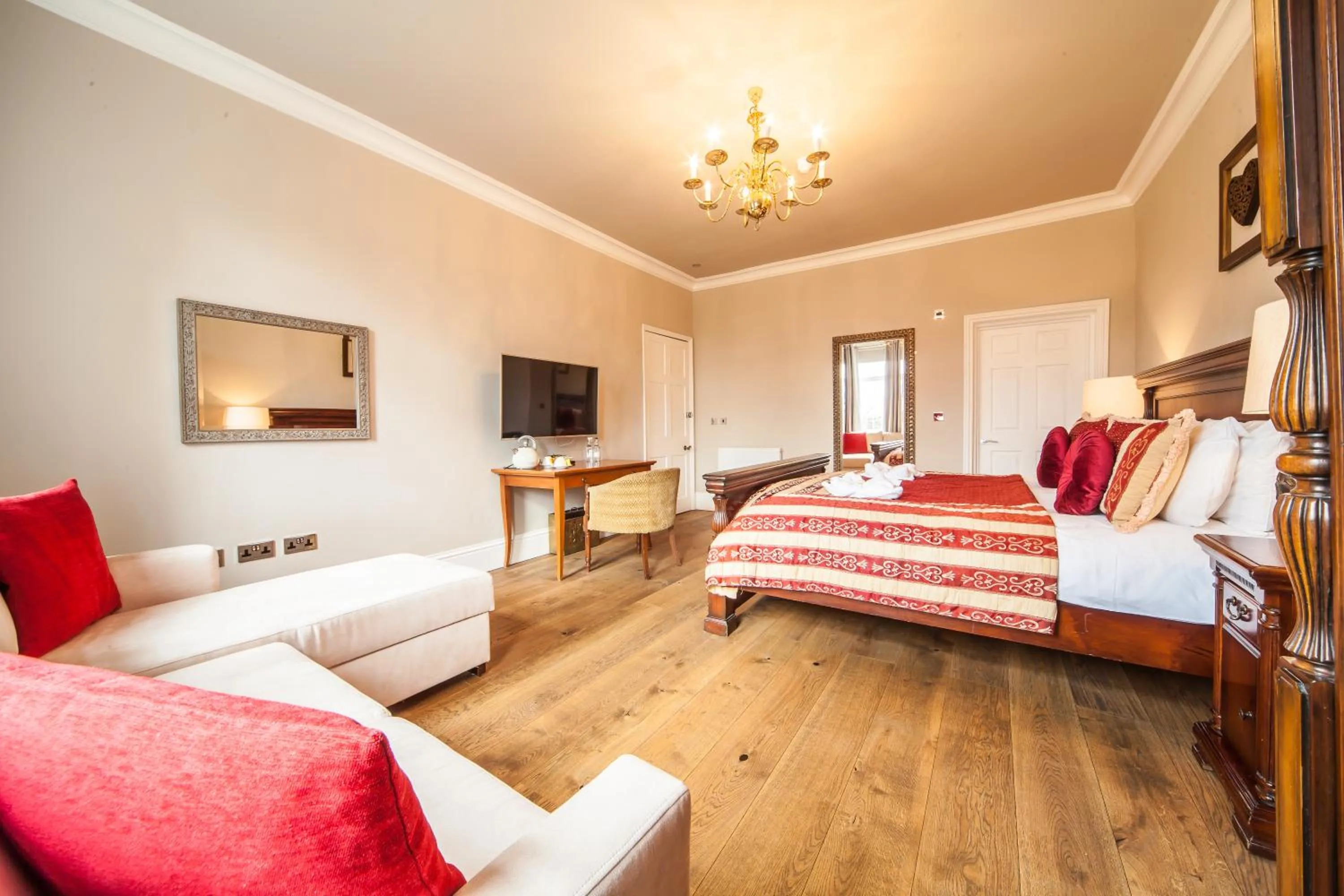 Photo of the whole room, Bed in The Manor at Bickley