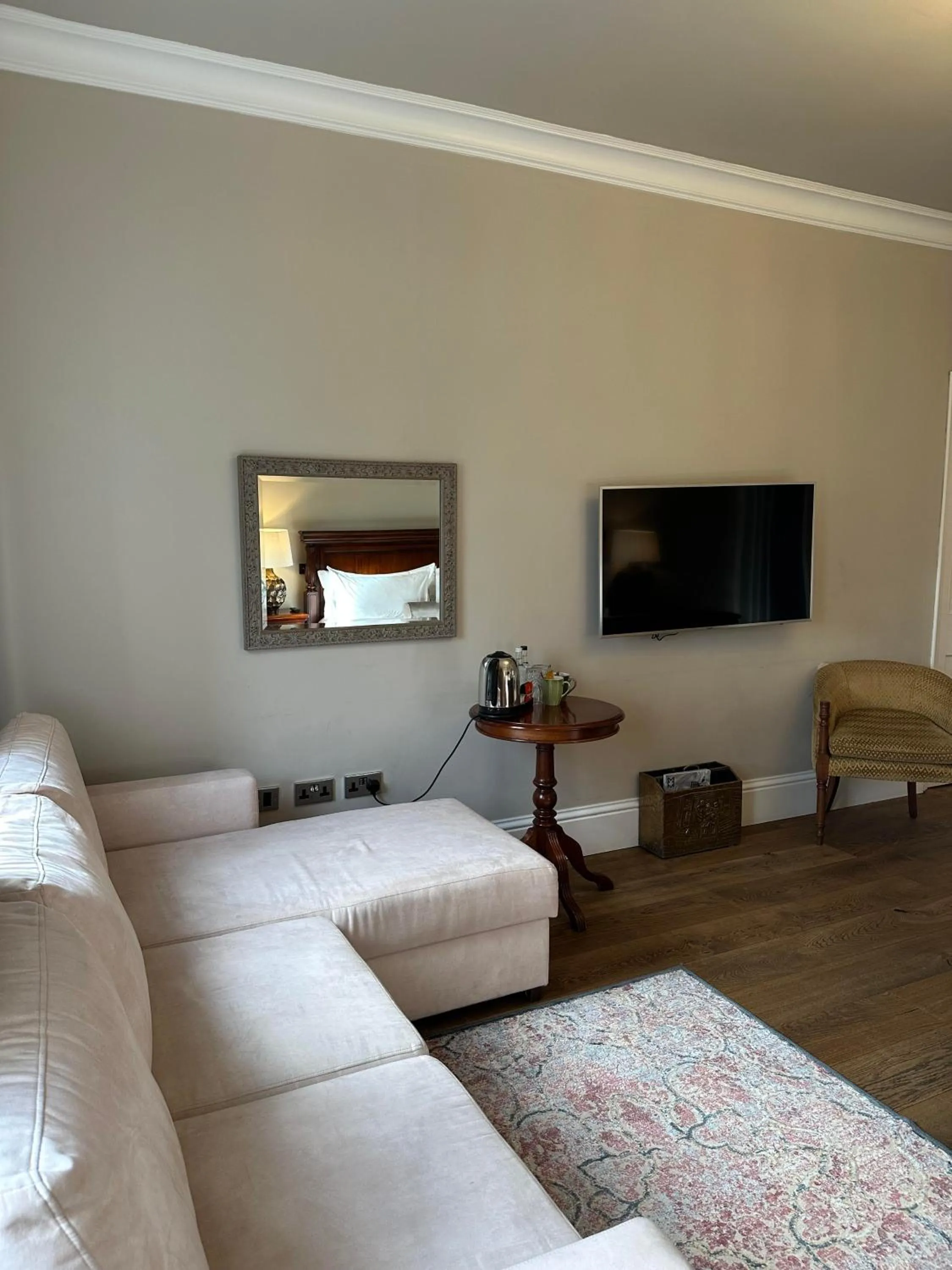 TV and multimedia, Bed in The Manor at Bickley