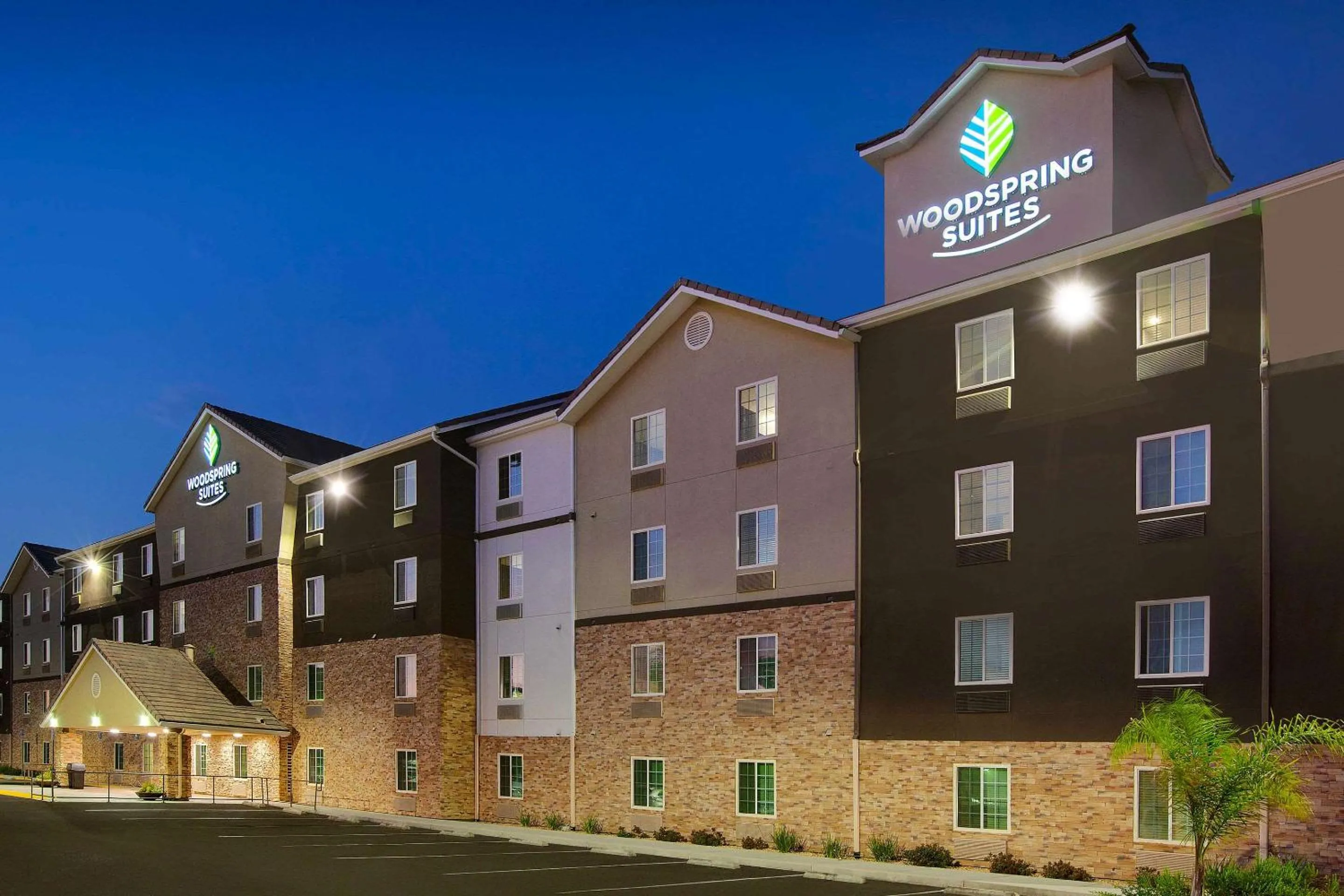 Property building in WoodSpring Suites Bakersfield East