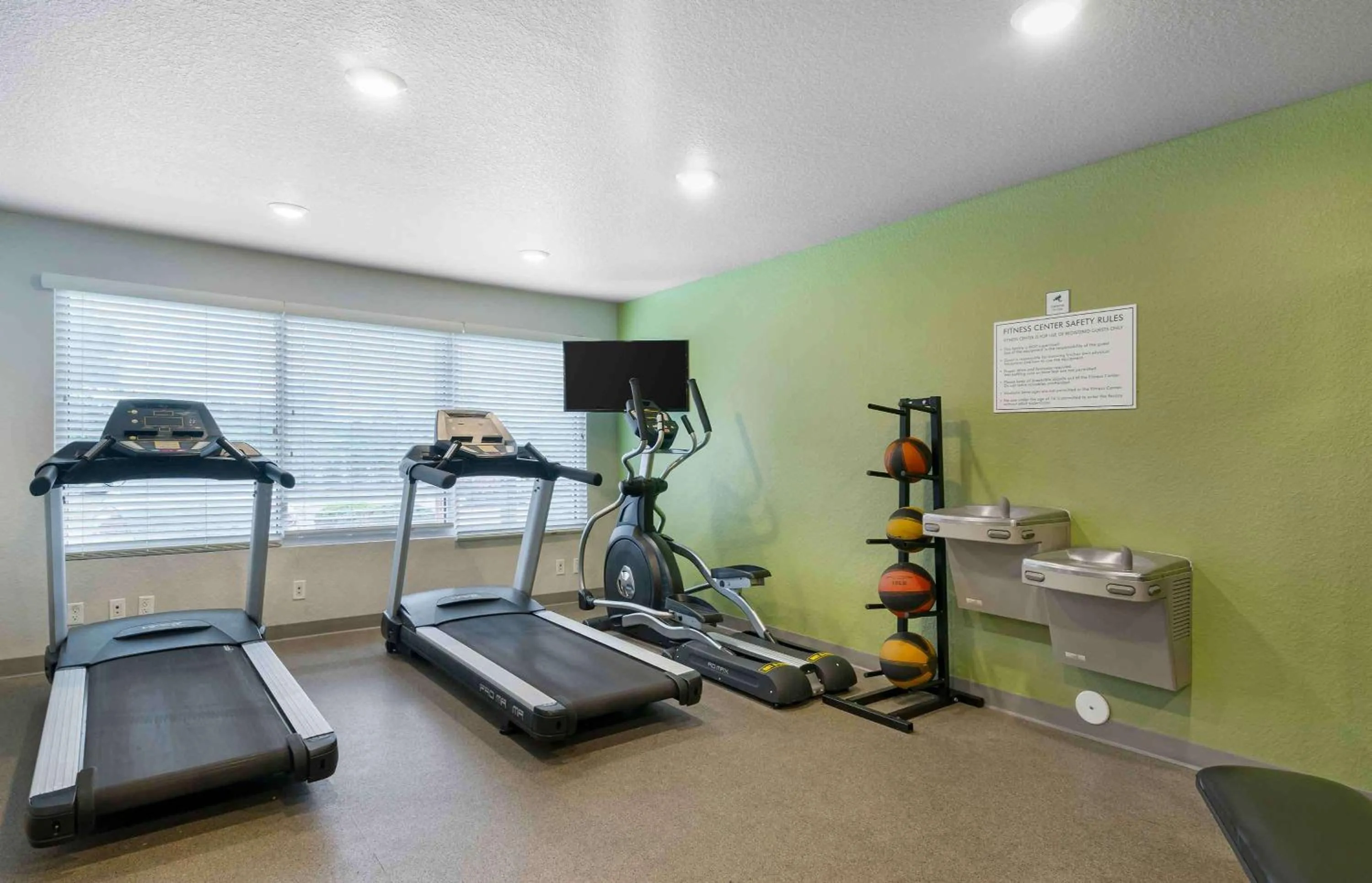 Fitness centre/facilities in Extended Stay America Select Suites - Tampa - Northeast