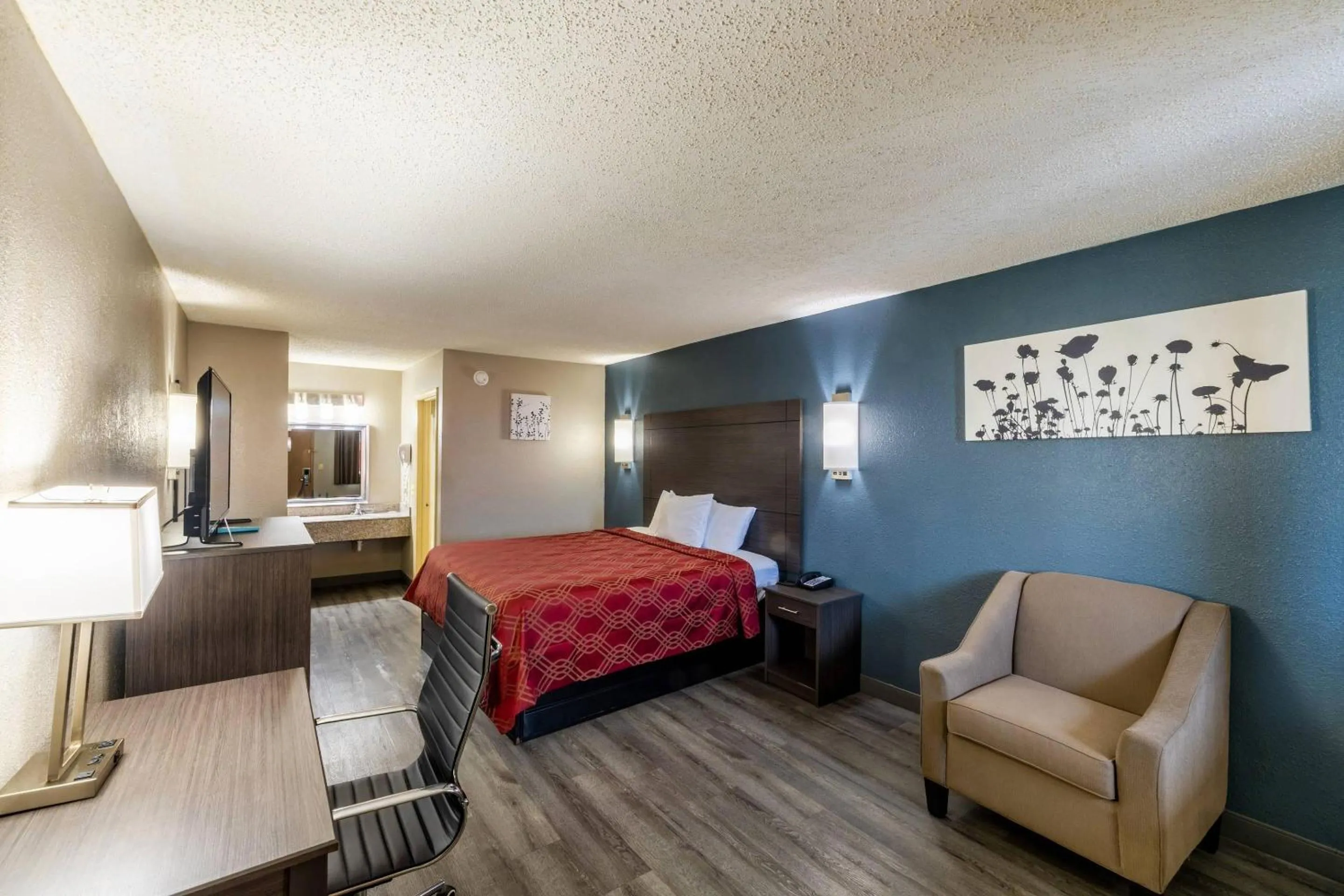 Bedroom, Bed in Rodeway Inn Prattville I-65