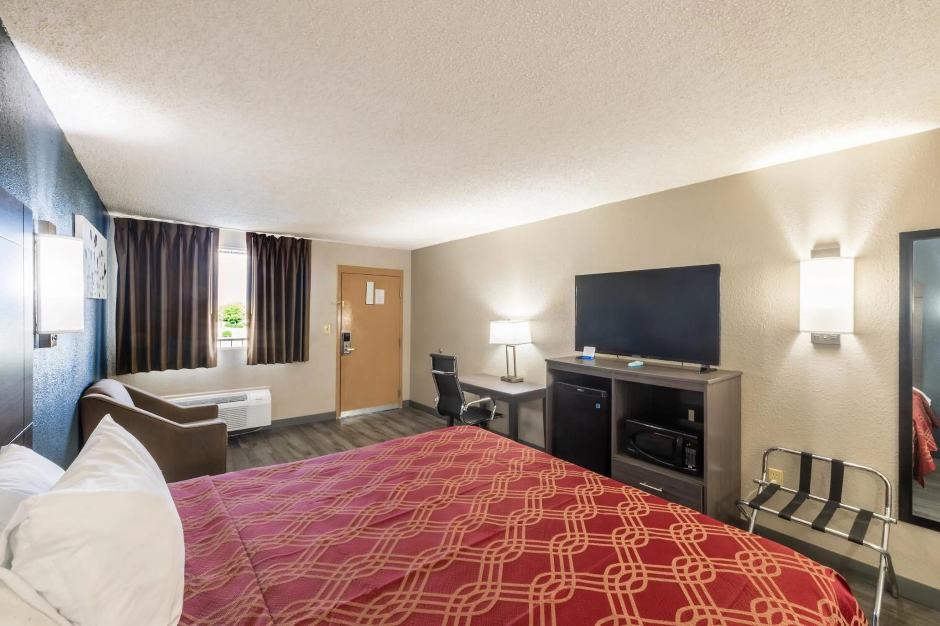 Bed in Rodeway Inn Prattville I-65