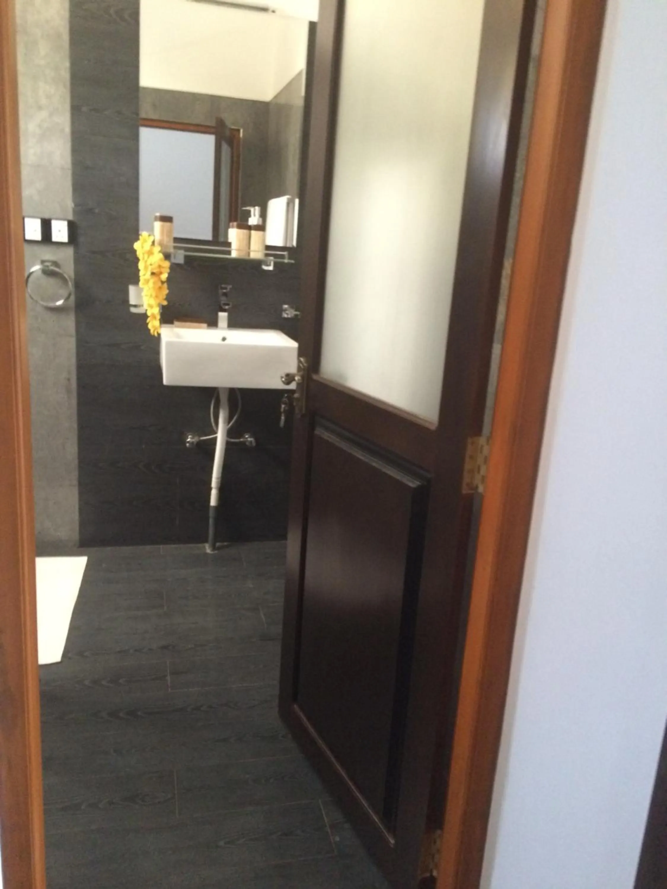 Bathroom in St CLAIRE'S GREEN Negombo Hotel & Hostels