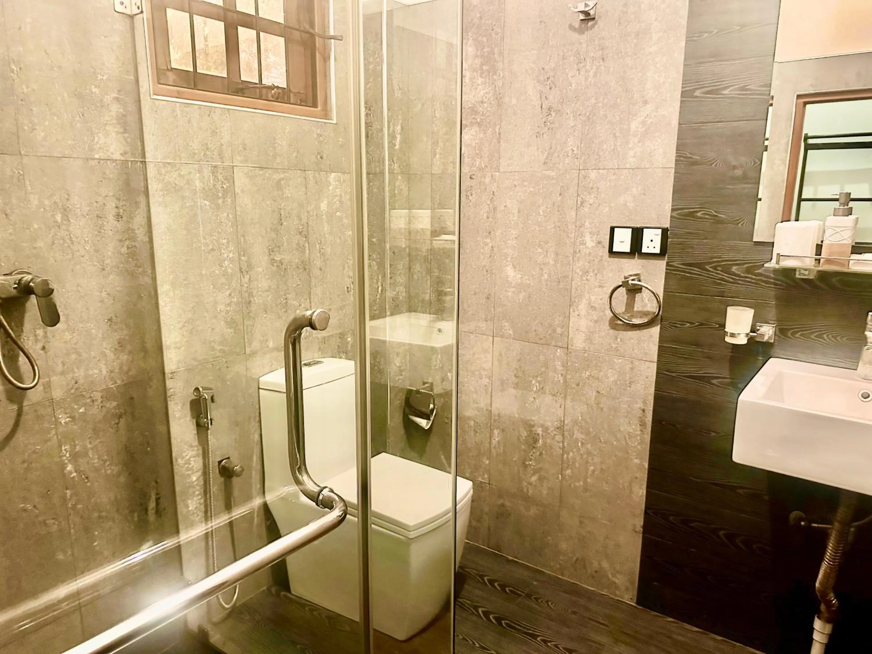 St CLAIRE'S GREEN Negombo Hotel & Hostels