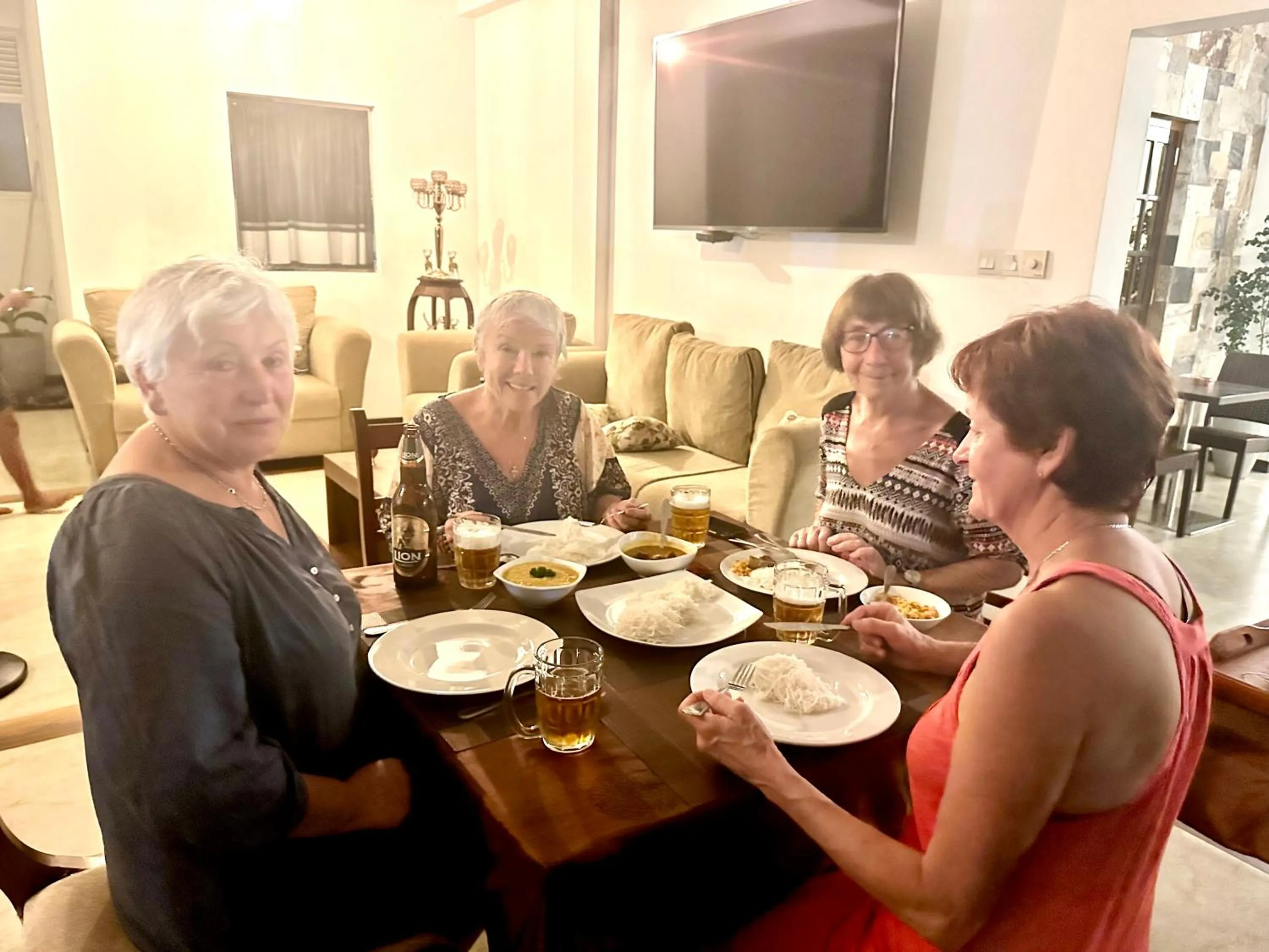 St CLAIRE'S GREEN Negombo Hotel & Hostels