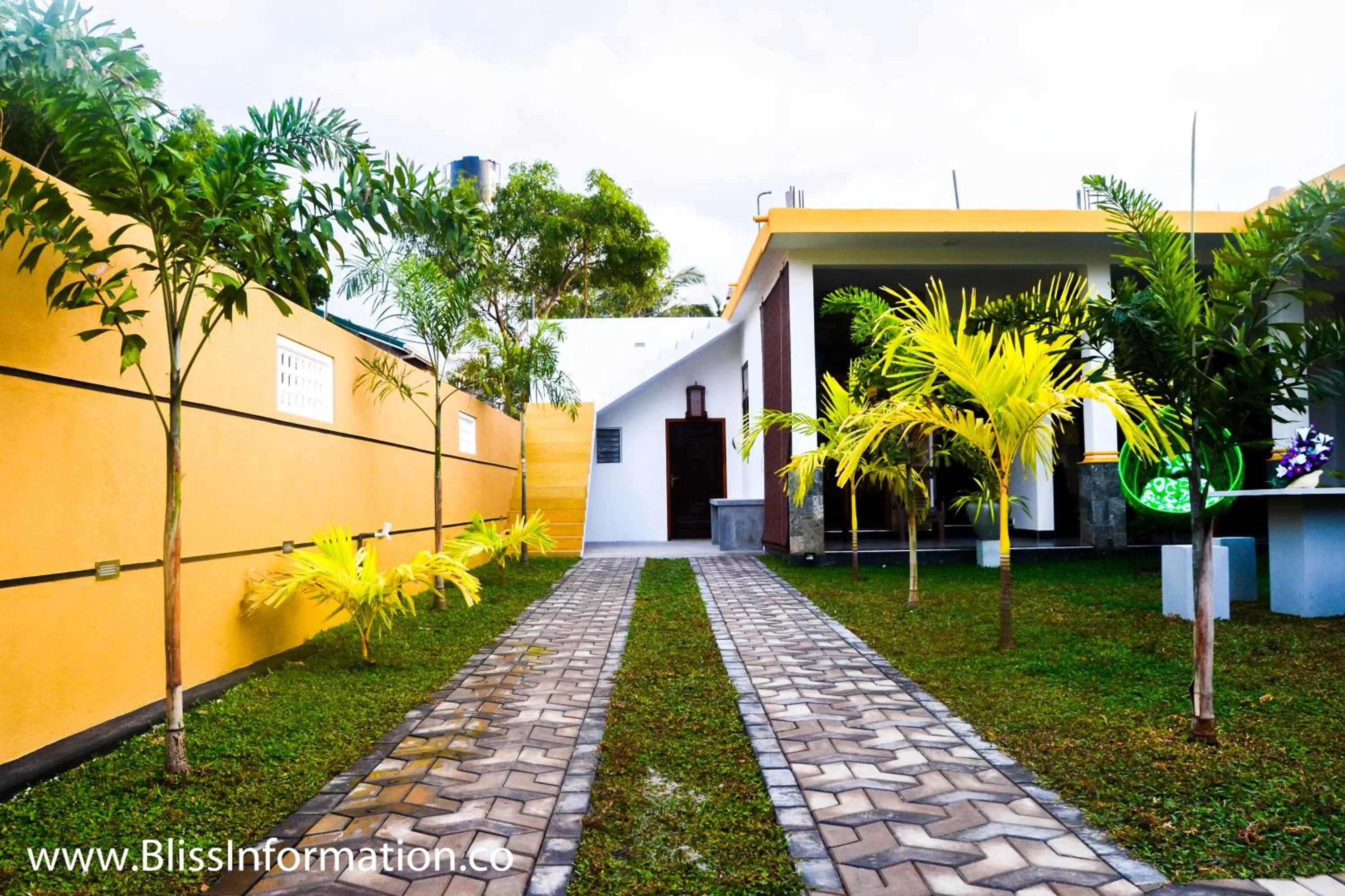 Property building in St CLAIRE'S GREEN Negombo Hotel & Hostels