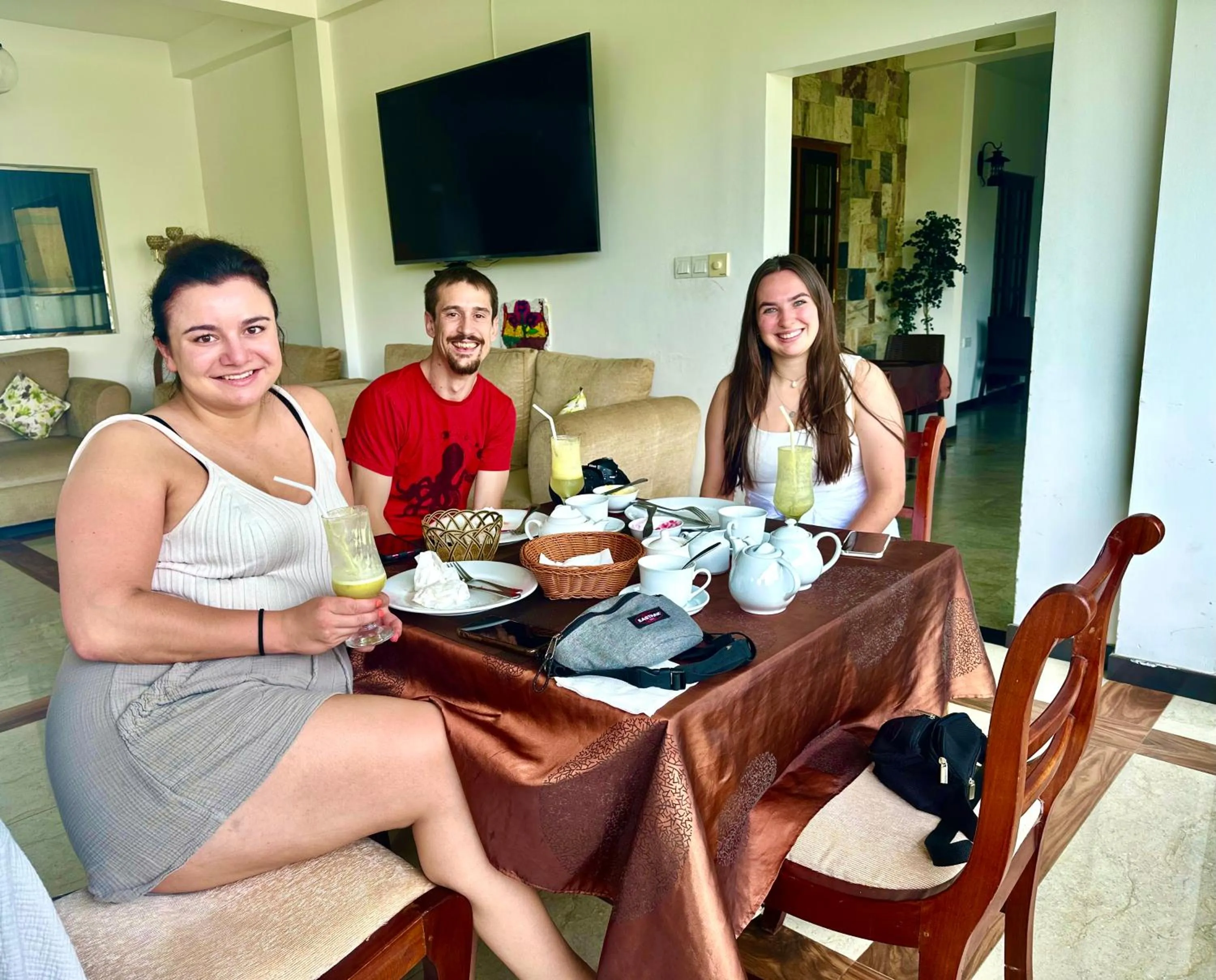 St CLAIRE'S GREEN Negombo Hotel & Hostels