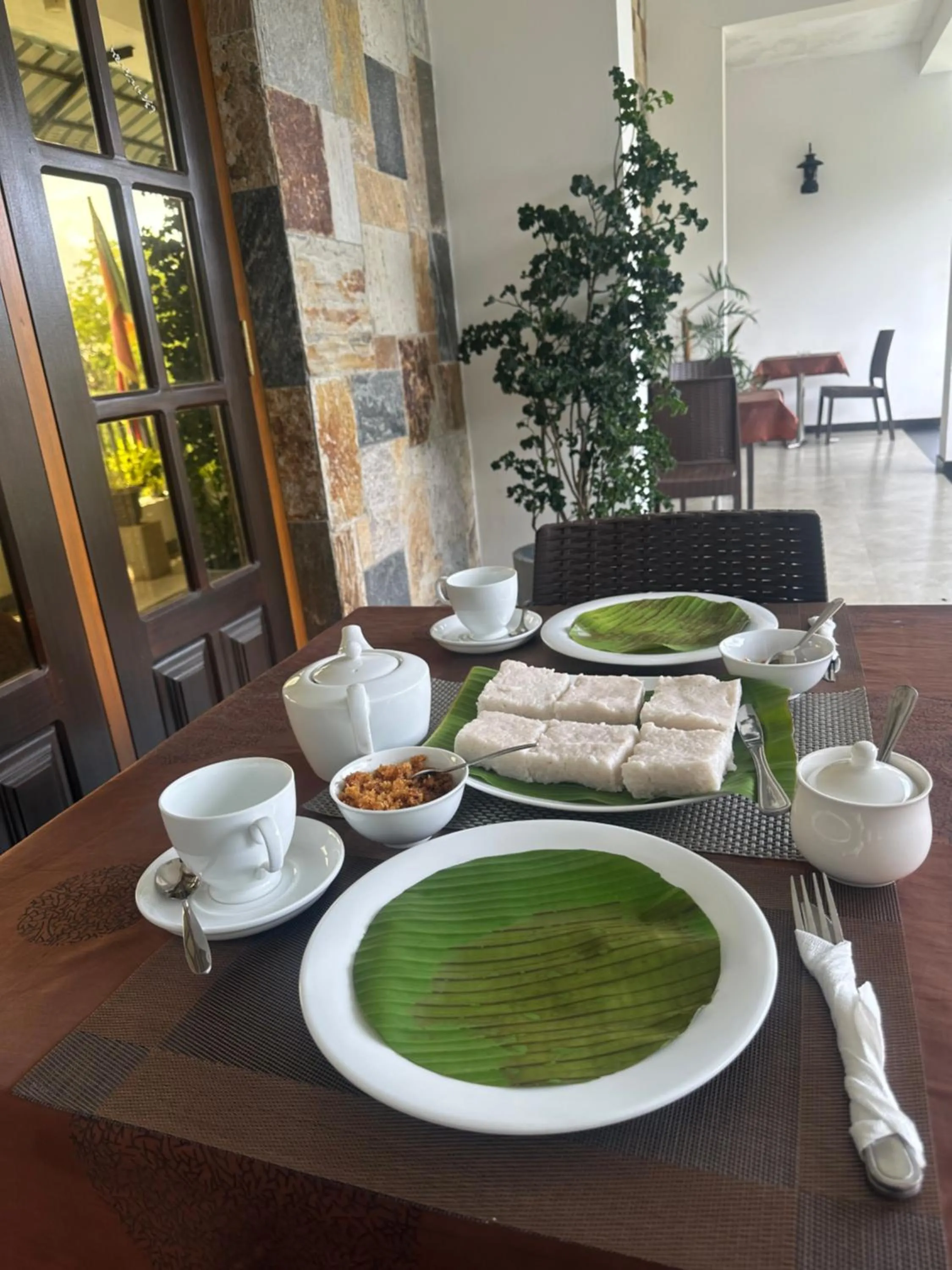 St CLAIRE'S GREEN Negombo Hotel & Hostels