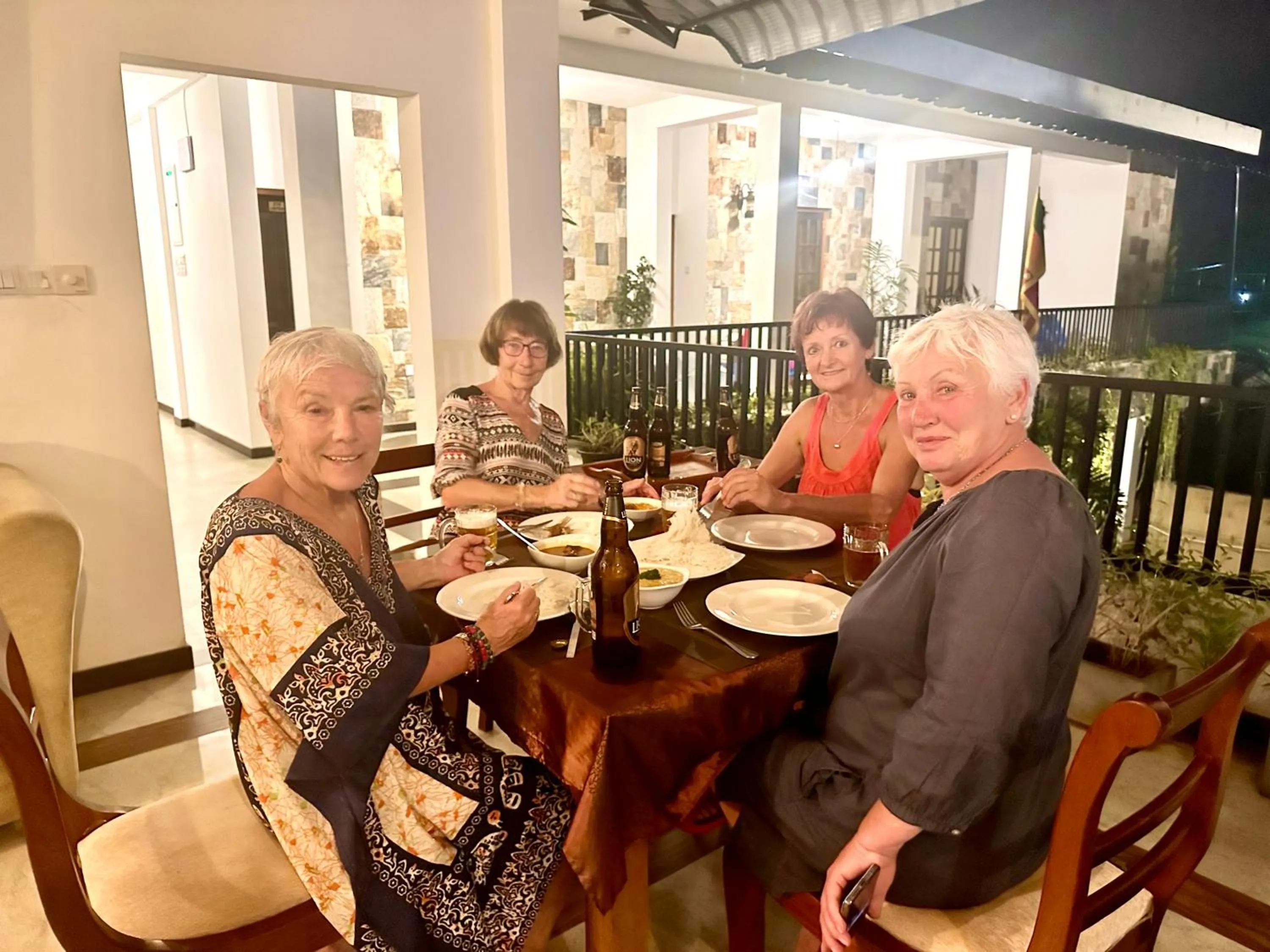 St CLAIRE'S GREEN Negombo Hotel & Hostels