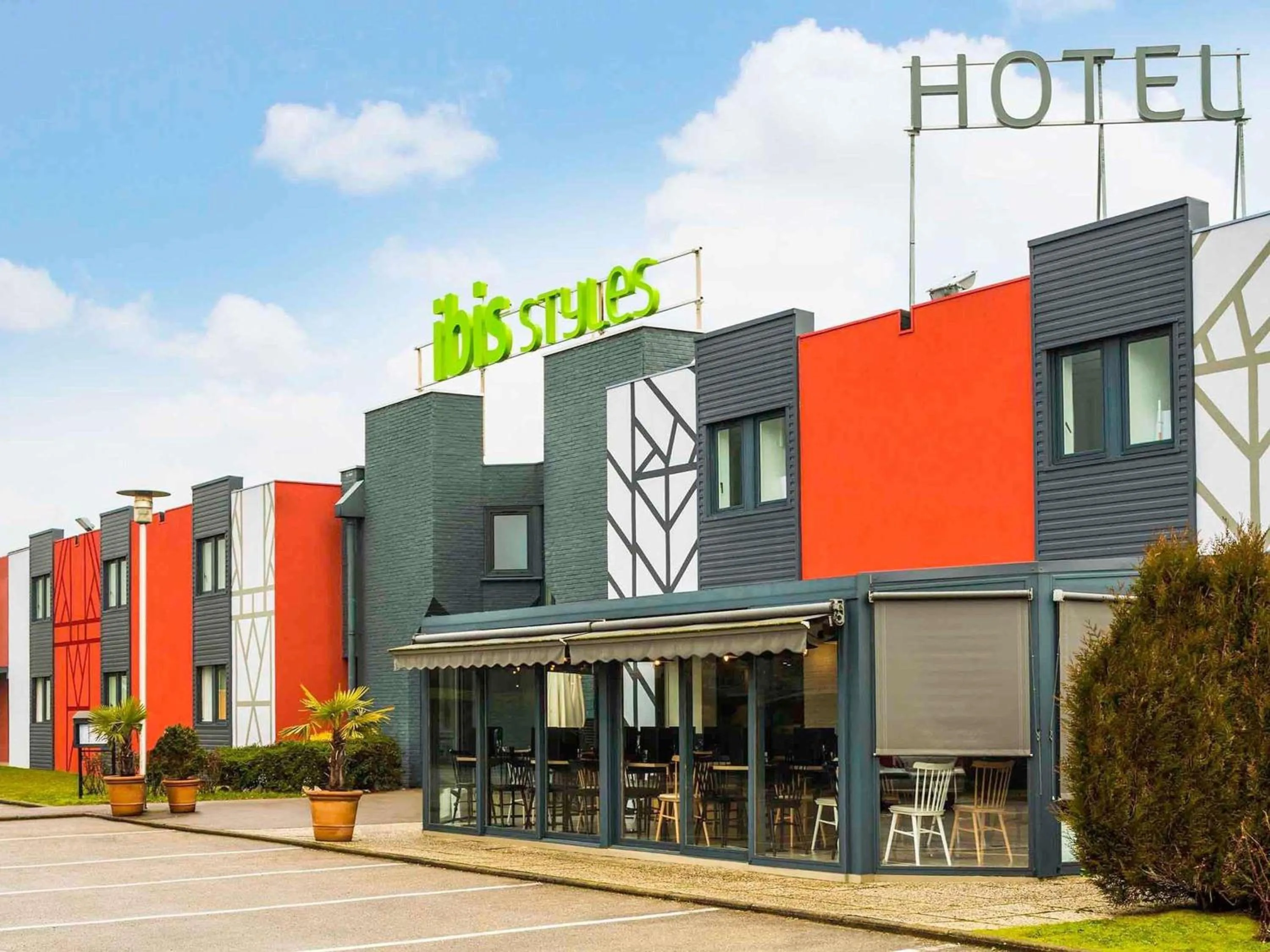 Property building in ibis Styles Rouen Val De Reuil