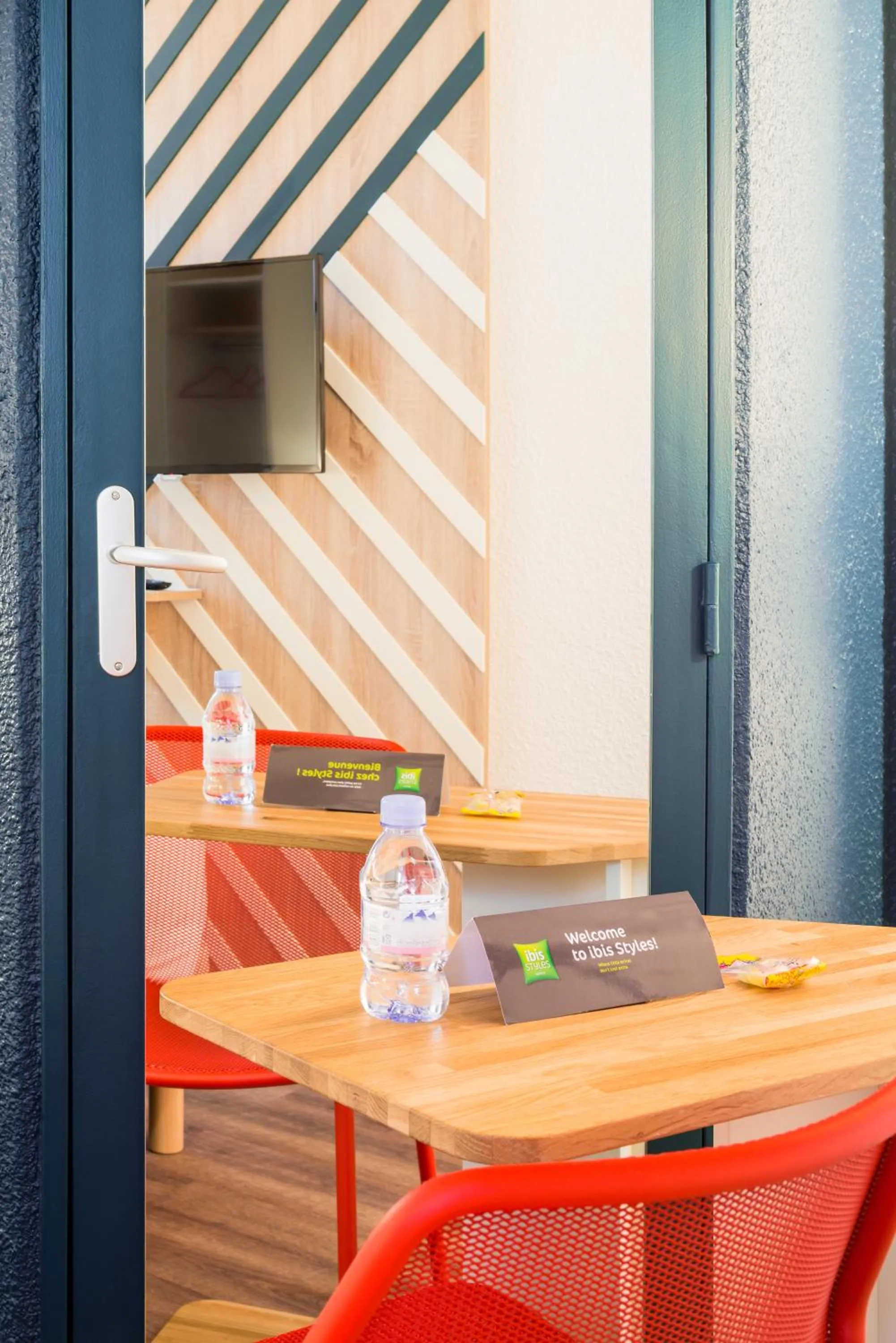 Bedroom in ibis Styles Rouen Val De Reuil