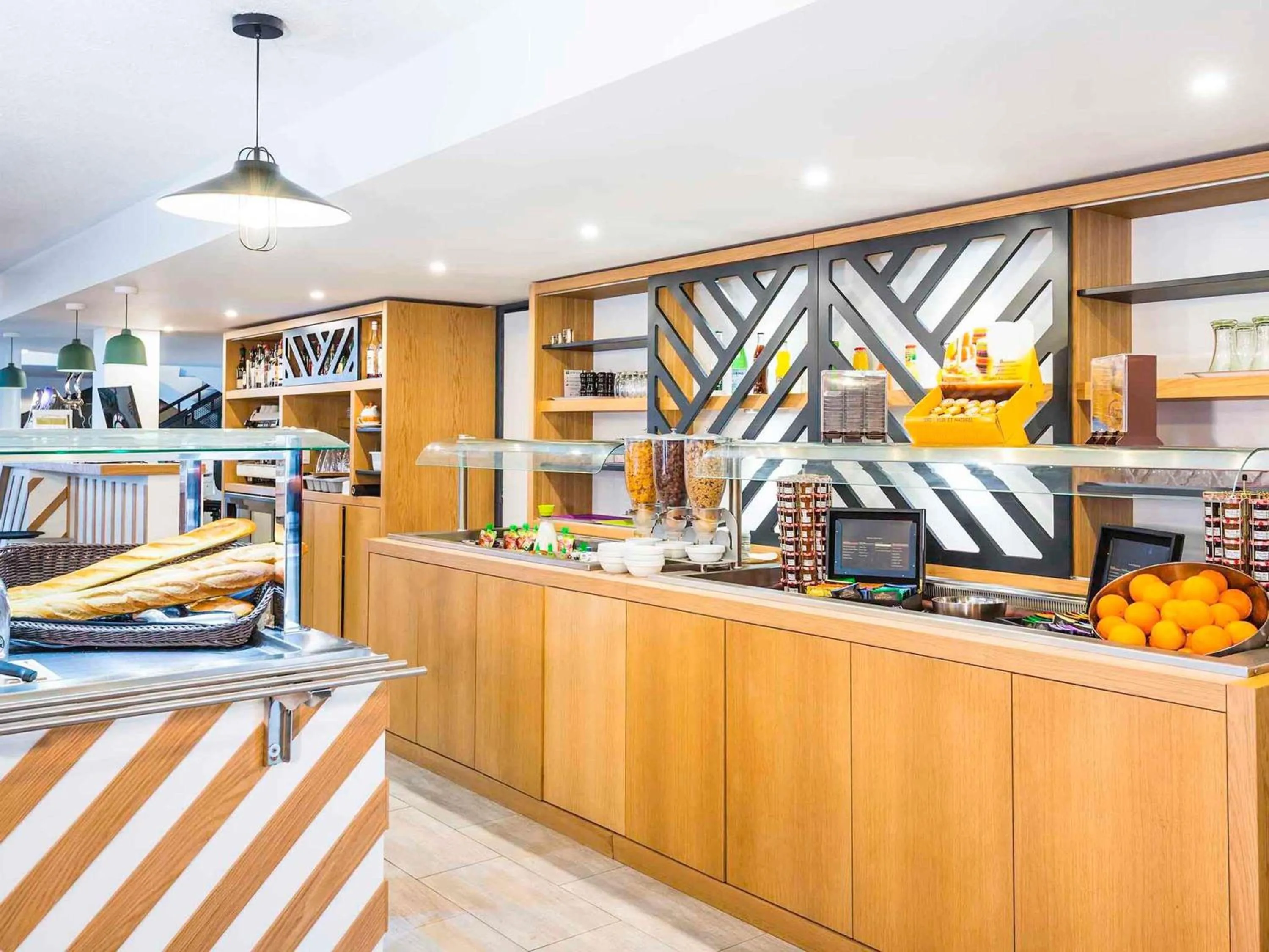 Breakfast in ibis Styles Rouen Val De Reuil