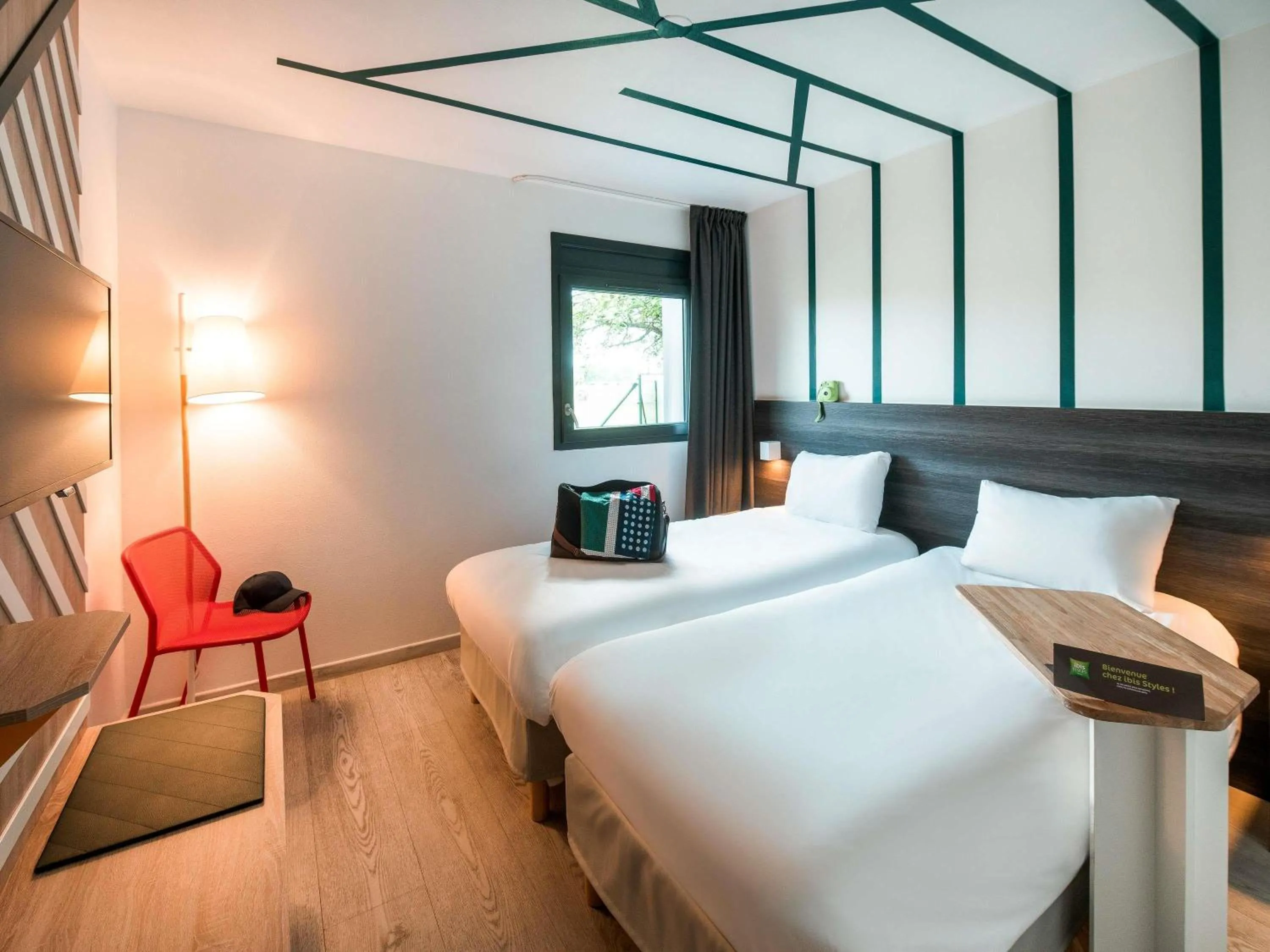 Bedroom, Bed in ibis Styles Rouen Val De Reuil